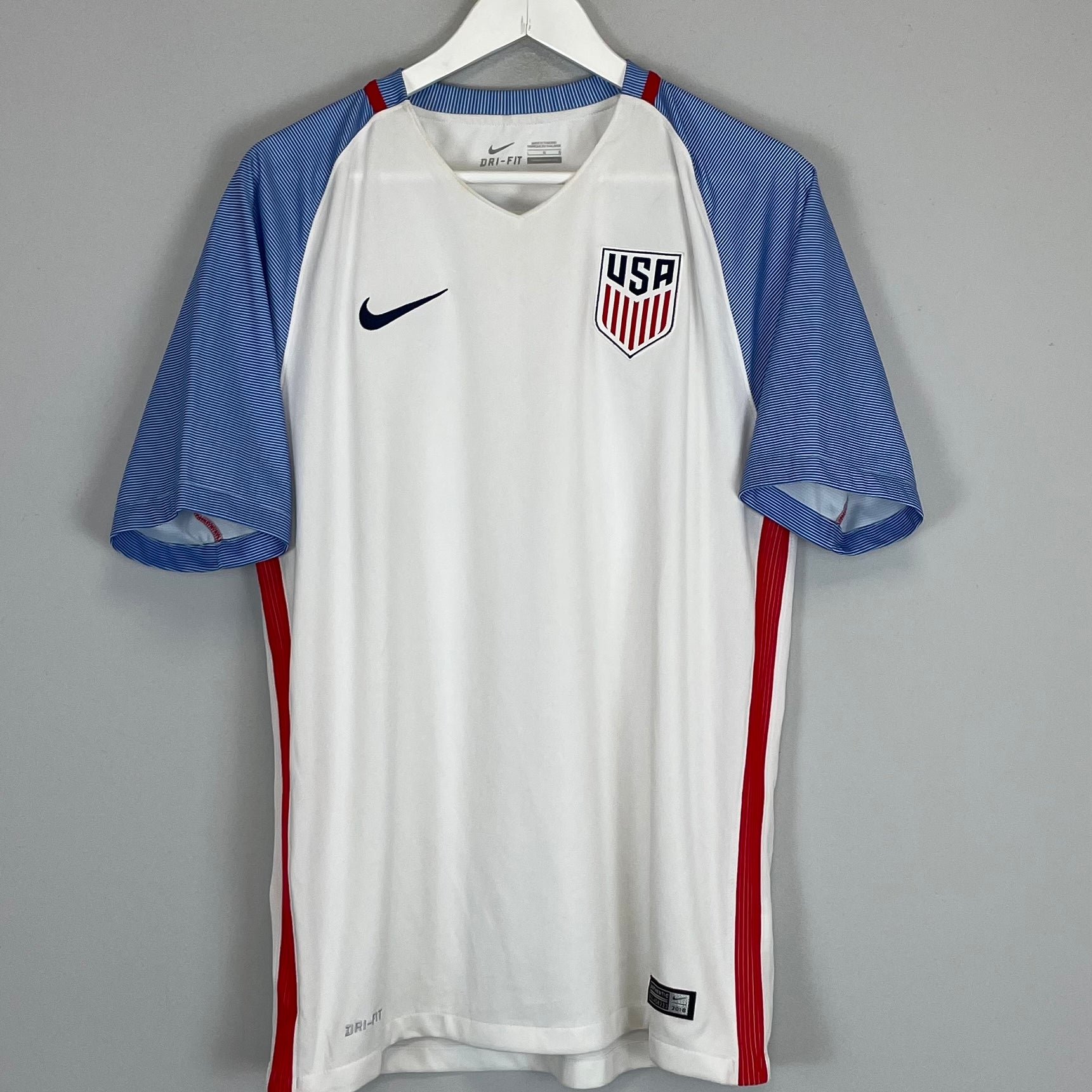 Shop 2016/17 USA HOME SHIRT (L) NIKE, classic football shirts, vintage football shirts & retro soccer jerseys at Cult Kits