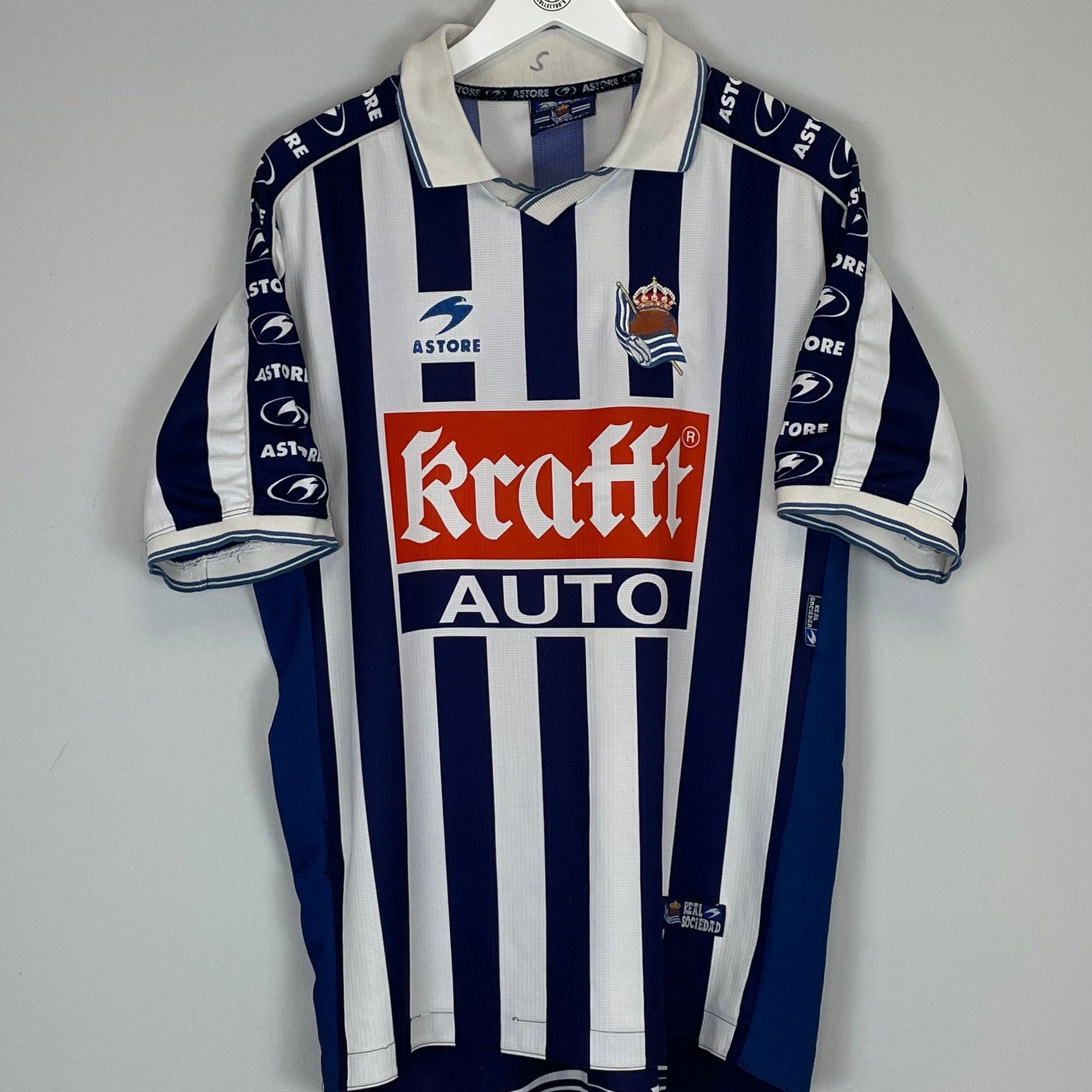 Shop 1998/00 REAL SOCIEDAD #9 HOME SHIRT (XL) ASTORE, classic football shirts, vintage football shirts & retro soccer jerseys at Cult Kits