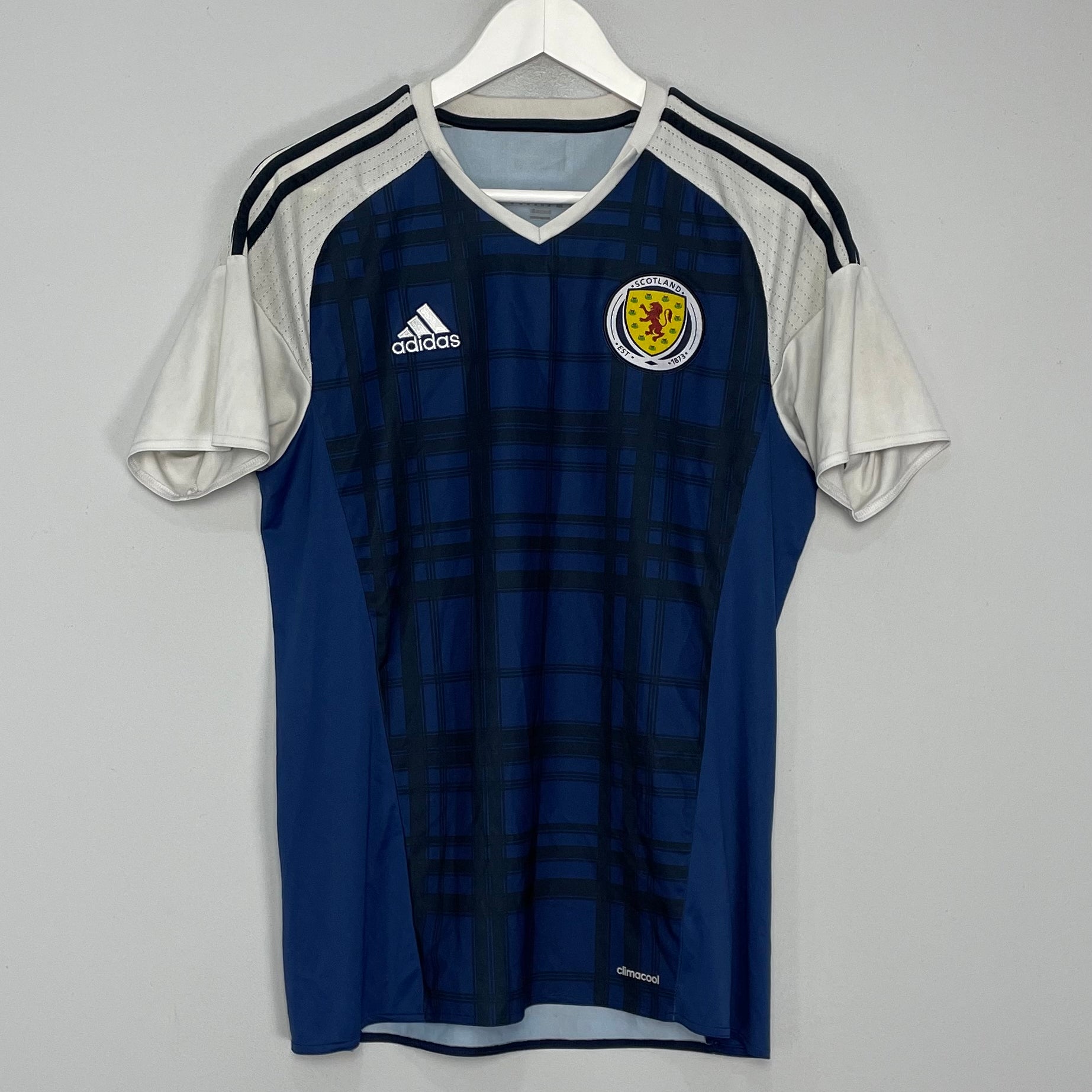 Shop 2015/17 SCOTLAND HOME SHIRT (M) ADIDAS, classic football shirts, vintage football shirts & retro soccer jerseys at Cult Kits