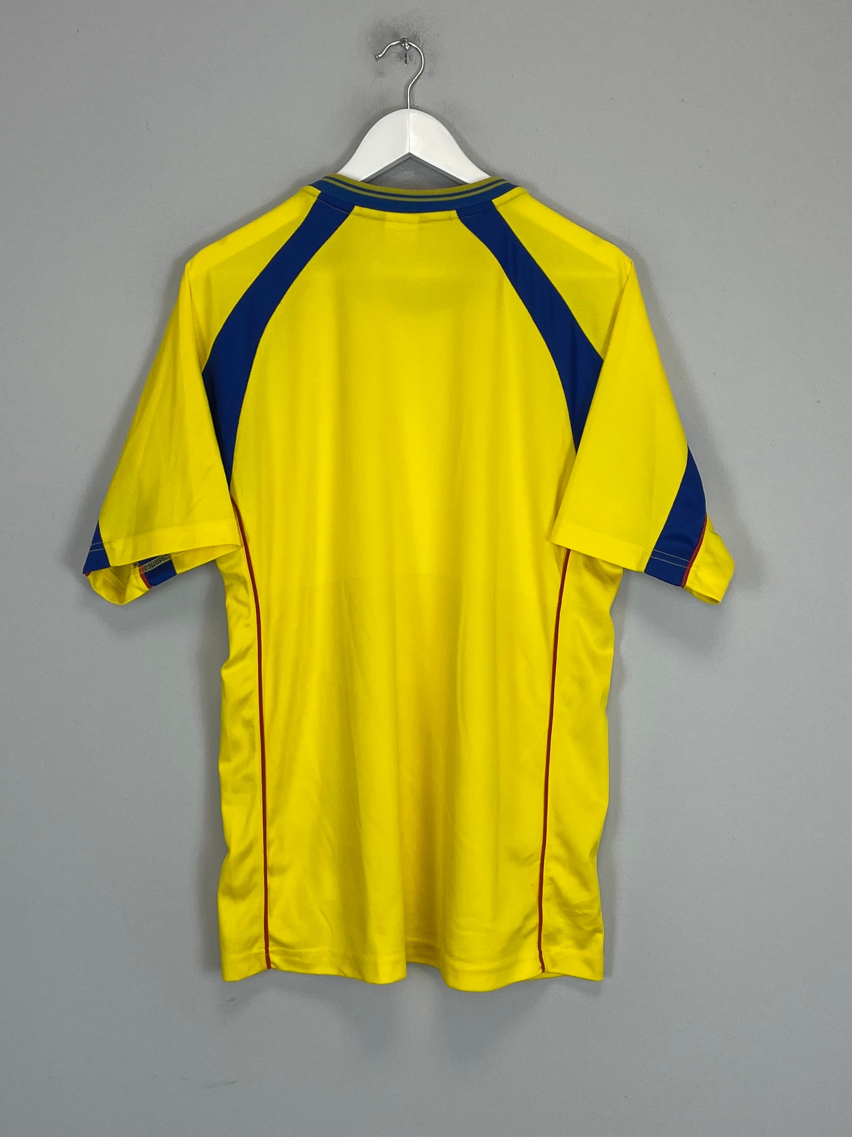 Shop 2002/03 ECUADOR HOME SHIRT (L) MARATHON, classic football shirts, vintage football shirts & retro soccer jerseys at Cult Kits