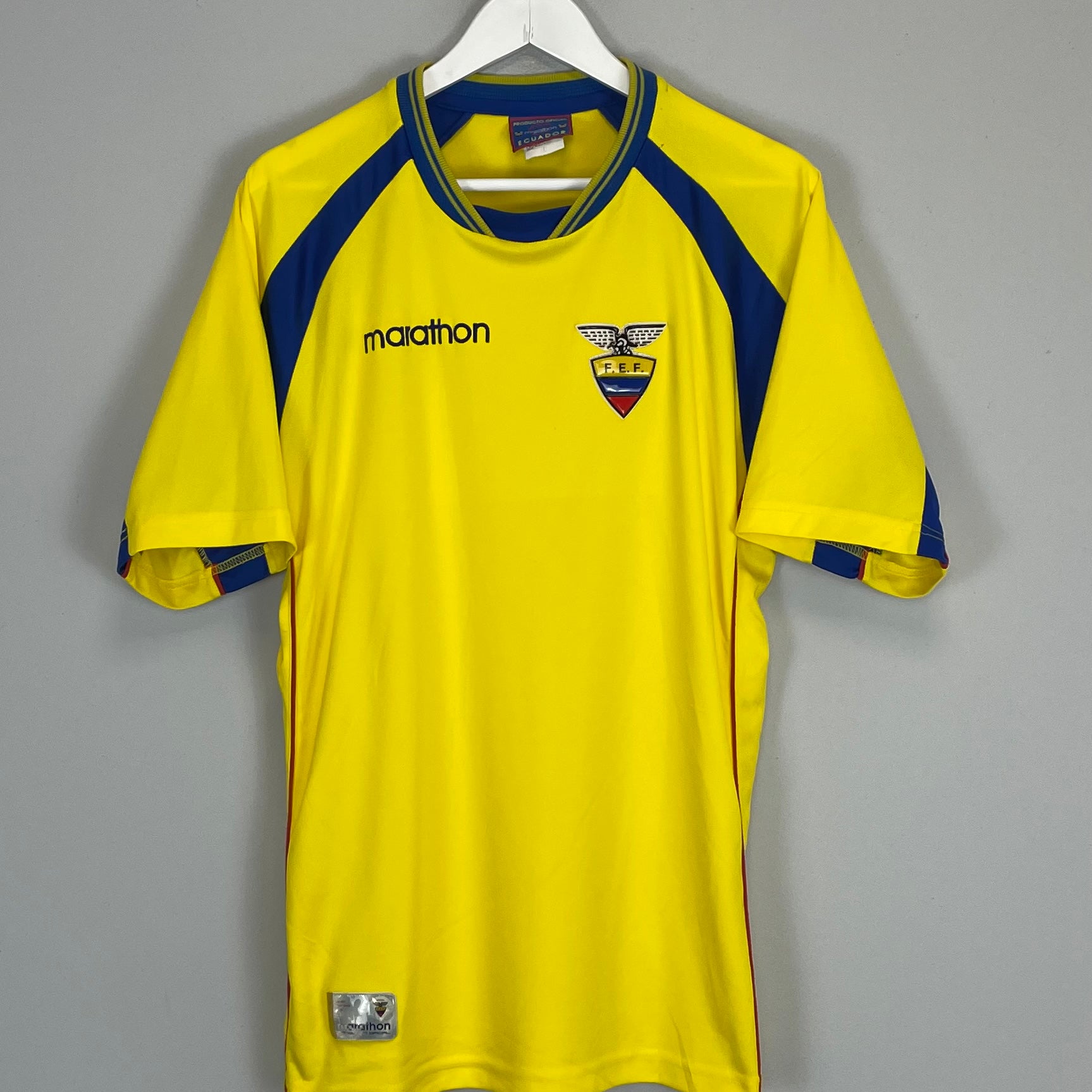 Shop 2002/03 ECUADOR HOME SHIRT (L) MARATHON, classic football shirts, vintage football shirts & retro soccer jerseys at Cult Kits