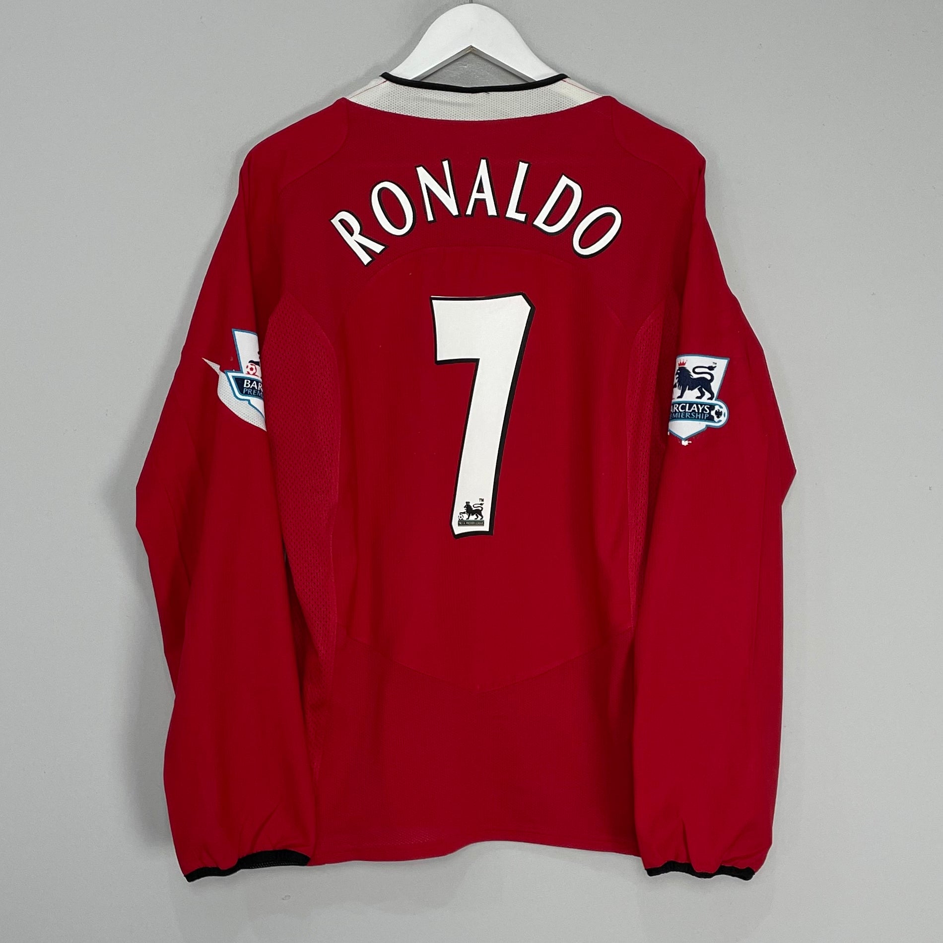 Shop 2004/06 MANCHESTER UNITED RONALDO #7 L/S HOME SHIRT (L) NIKE, classic football shirts, vintage football shirts & retro soccer jerseys at Cult Kits