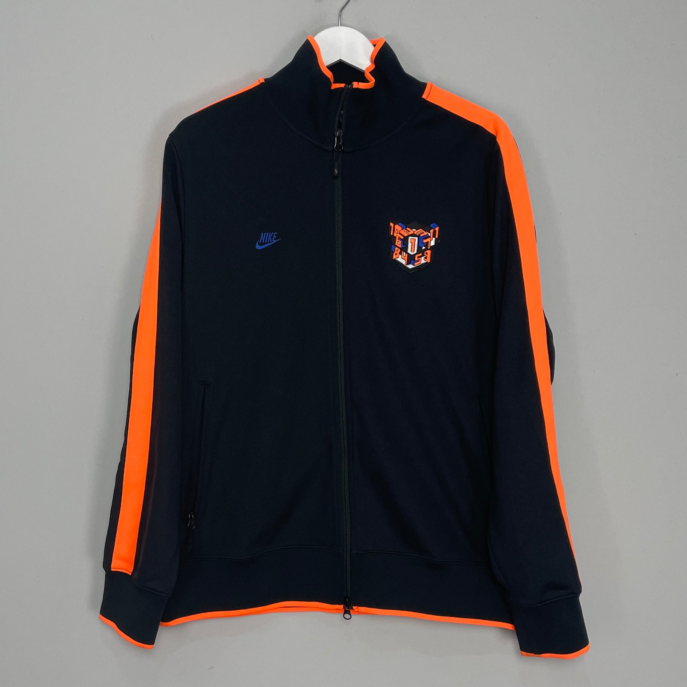 Shop 2018/19 NETHERLANDS TRACK JACKET (L) NIKE, classic football shirts, vintage football shirts & retro soccer jerseys at Cult Kits
