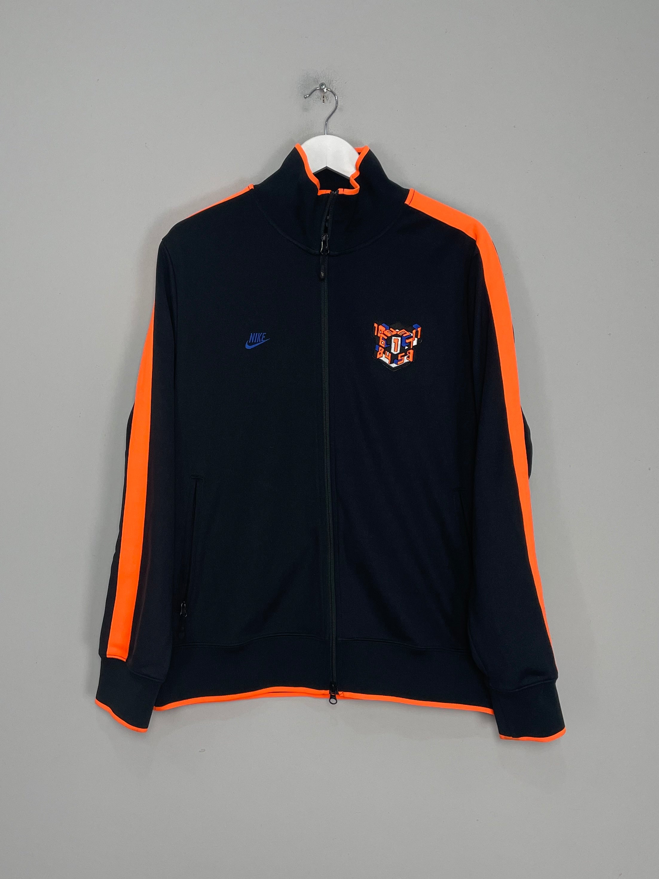 Shop 2018/19 NETHERLANDS TRACK JACKET (L) NIKE, classic football shirts, vintage football shirts & retro soccer jerseys at Cult Kits
