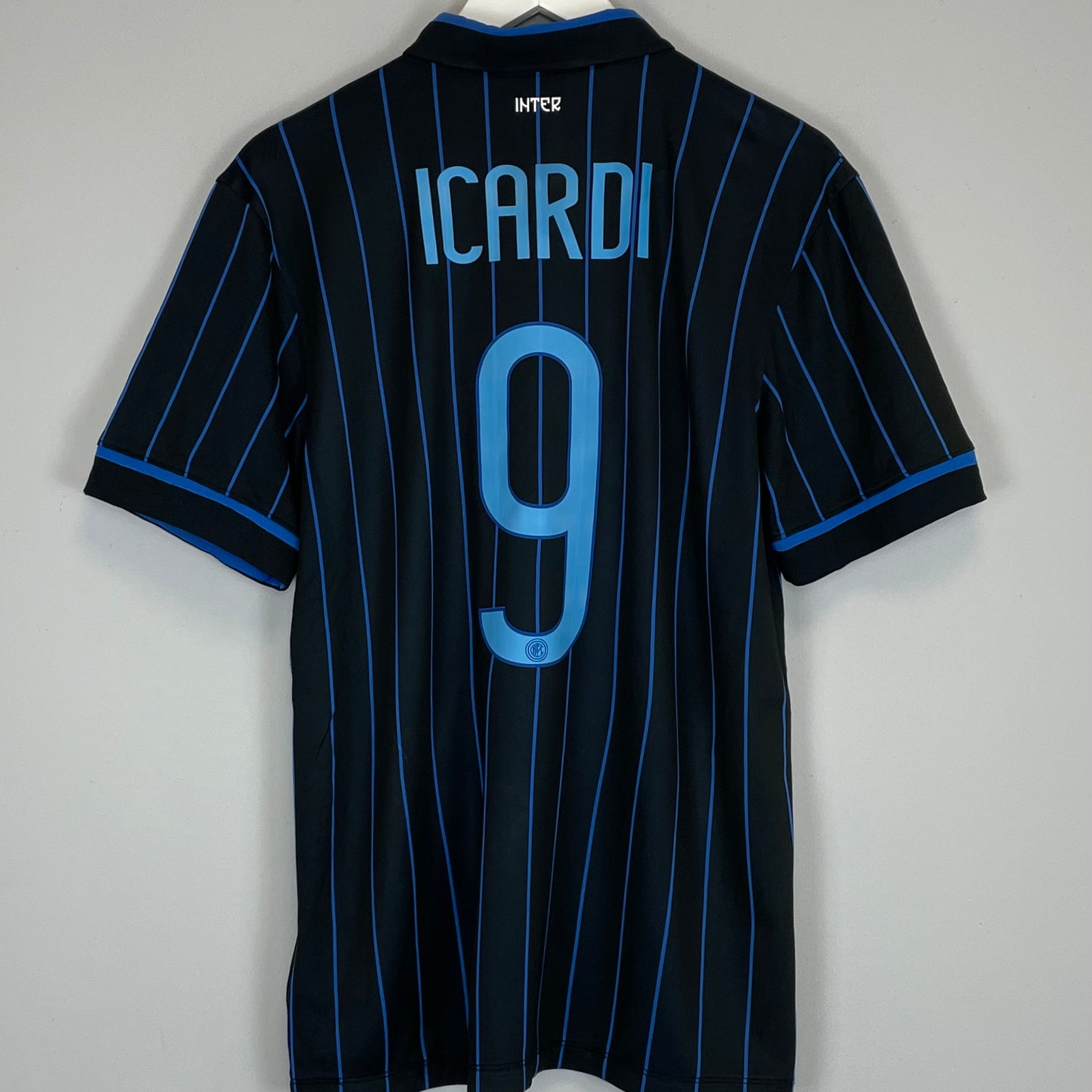 Shop 2014/15 INTER MILAN ICARDI #9 HOME SHIRT (M) NIKE, classic football shirts, vintage football shirts & retro soccer jerseys at Cult Kits
