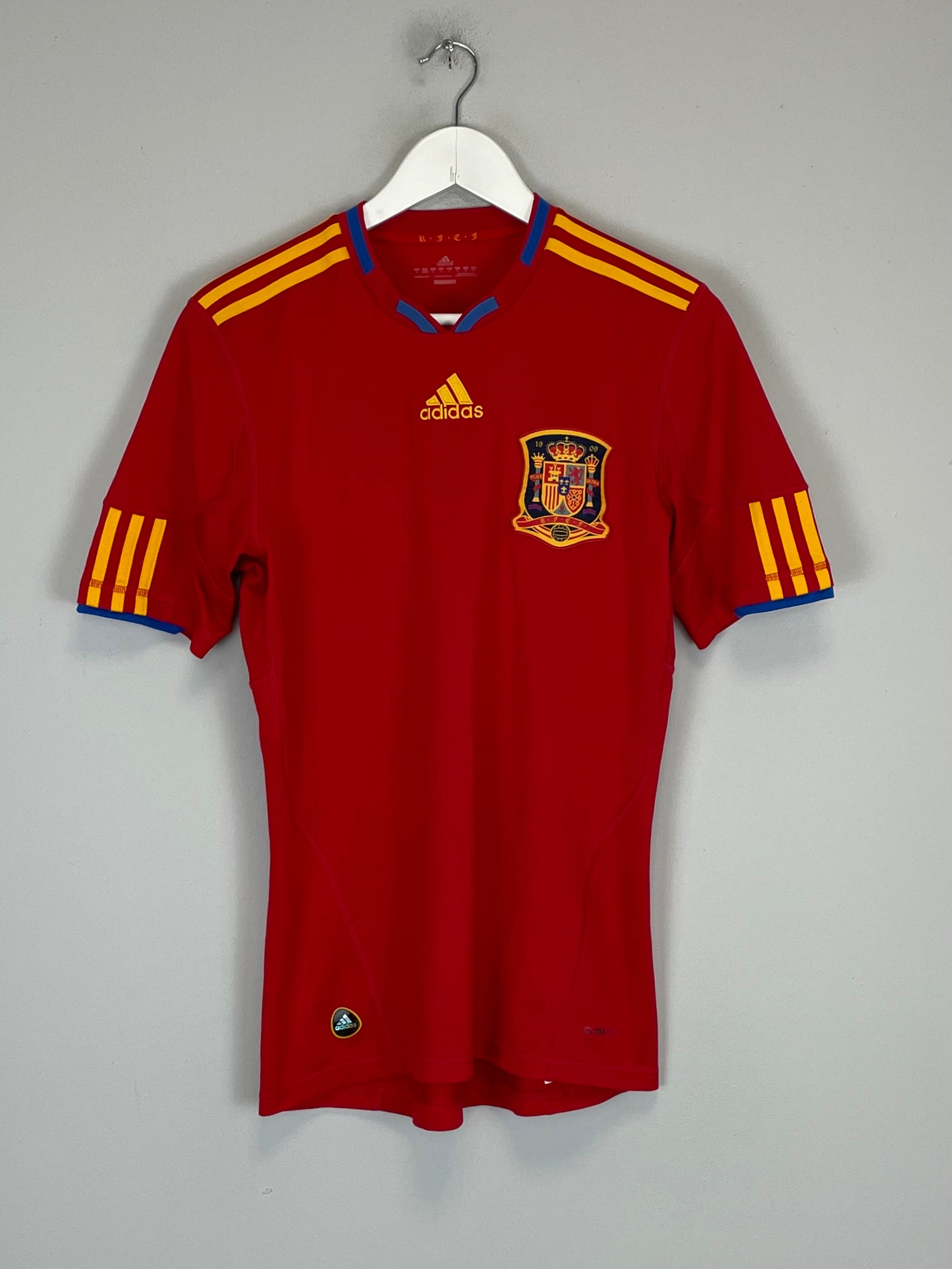 Shop 2009/10 SPAIN HOME SHIRT (S) ADIDAS, classic football shirts, vintage football shirts & retro soccer jerseys at Cult Kits