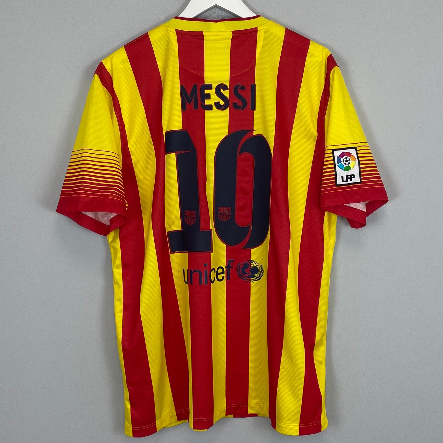 Shop 2013/14 BARCELONA MESSI #10 AWAY SHIRT (L) NIKE, classic football shirts, vintage football shirts & retro soccer jerseys at Cult Kits