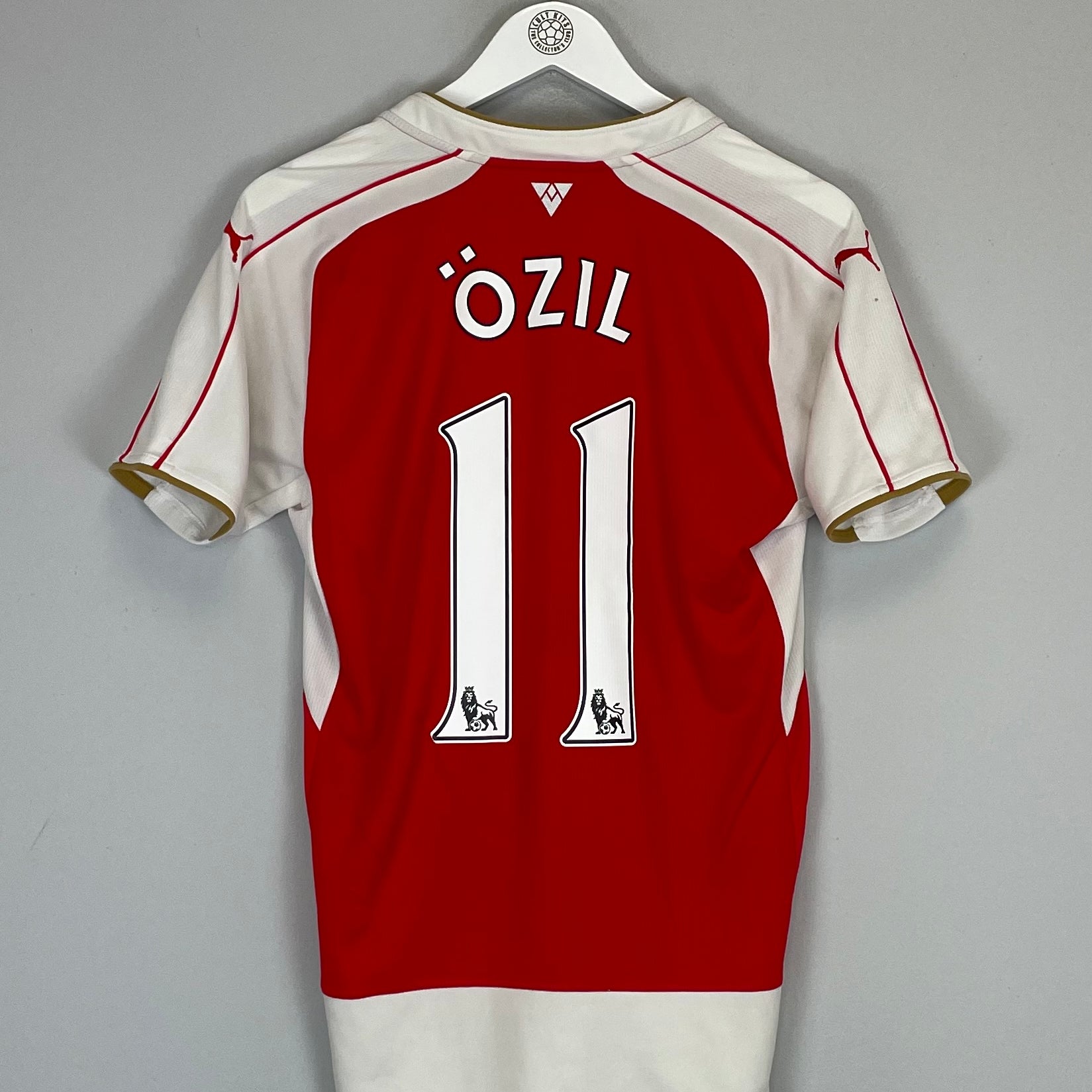 Shop 2015/16 ARSENAL OZIL #11 HOME SHIRT (S) PUMA, classic football shirts, vintage football shirts & retro soccer jerseys at Cult Kits
