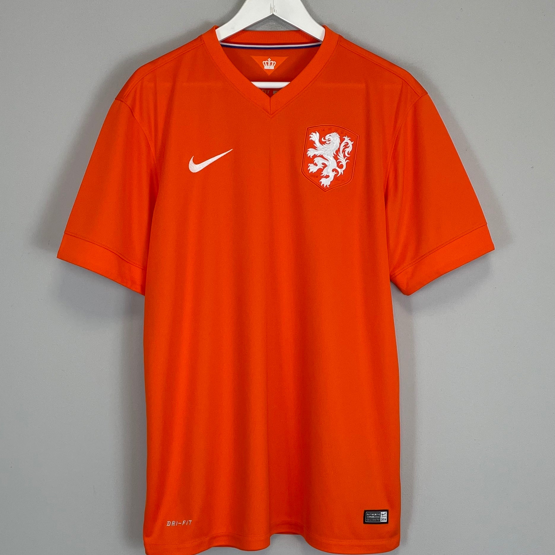 Shop 2014/15 NETHERLANDS HOME SHIRT (L) NIKE, classic football shirts, vintage football shirts & retro soccer jerseys at Cult Kits