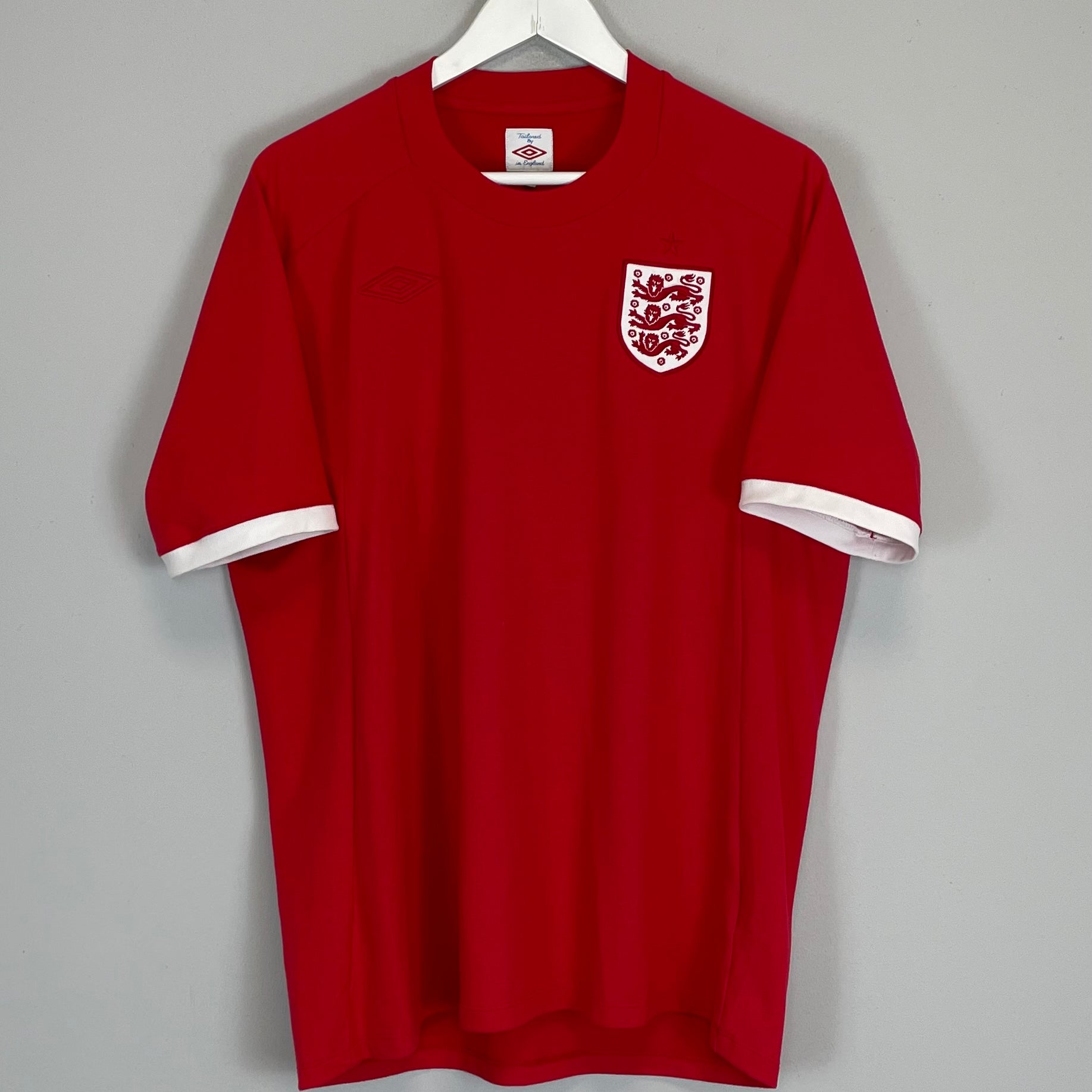 Shop 2010/11 ENGLAND AWAY SHIRT (L) UMBRO, classic football shirts, vintage football shirts & retro soccer jerseys at Cult Kits