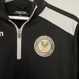 Shop 2017/18 NEWPORT COUNTY 1/4 ZIP TRAINING TOP (L) MACRON, classic football shirts, vintage football shirts & retro soccer jerseys at Cult Kits