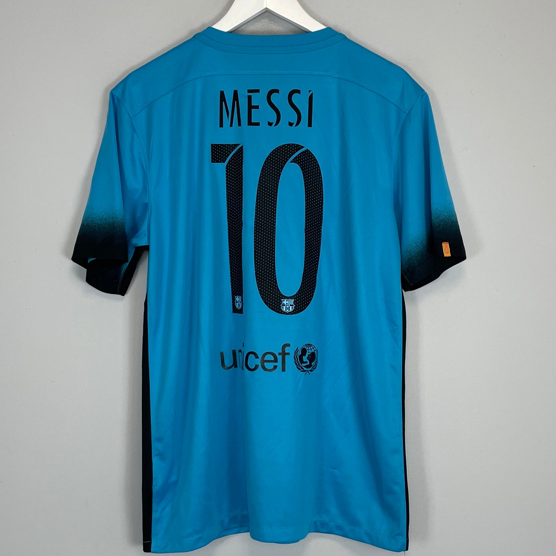 Shop 2015/16 BARCELONA MESSI #10 THIRD SHIRT (L) NIKE, classic football shirts, vintage football shirts & retro soccer jerseys at Cult Kits
