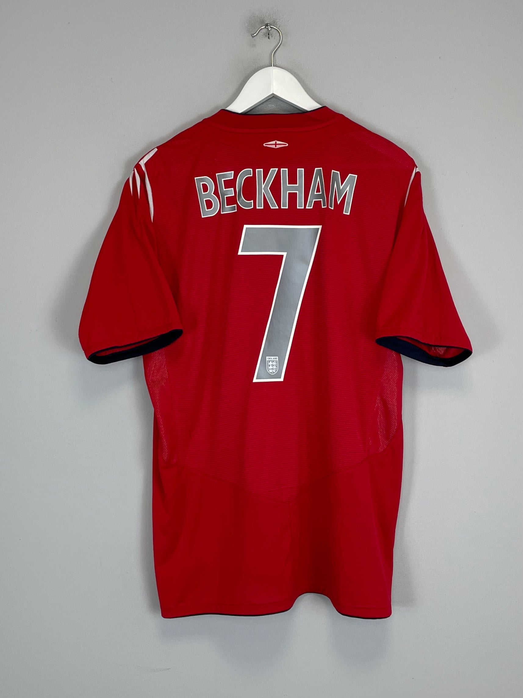 Shop 2004/06 ENGLAND BECKHAM #7 AWAY SHIRT (XL) UMBRO, classic football shirts, vintage football shirts & retro soccer jerseys at Cult Kits