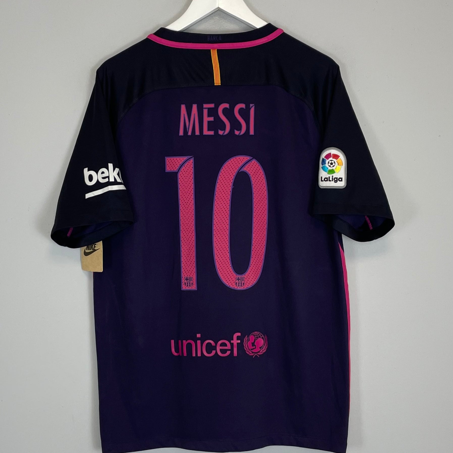 Shop 2016/17 BARCELONA MESSI #10 *BNWT* AWAY SHIRT (L) NIKE, classic football shirts, vintage football shirts & retro soccer jerseys at Cult Kits