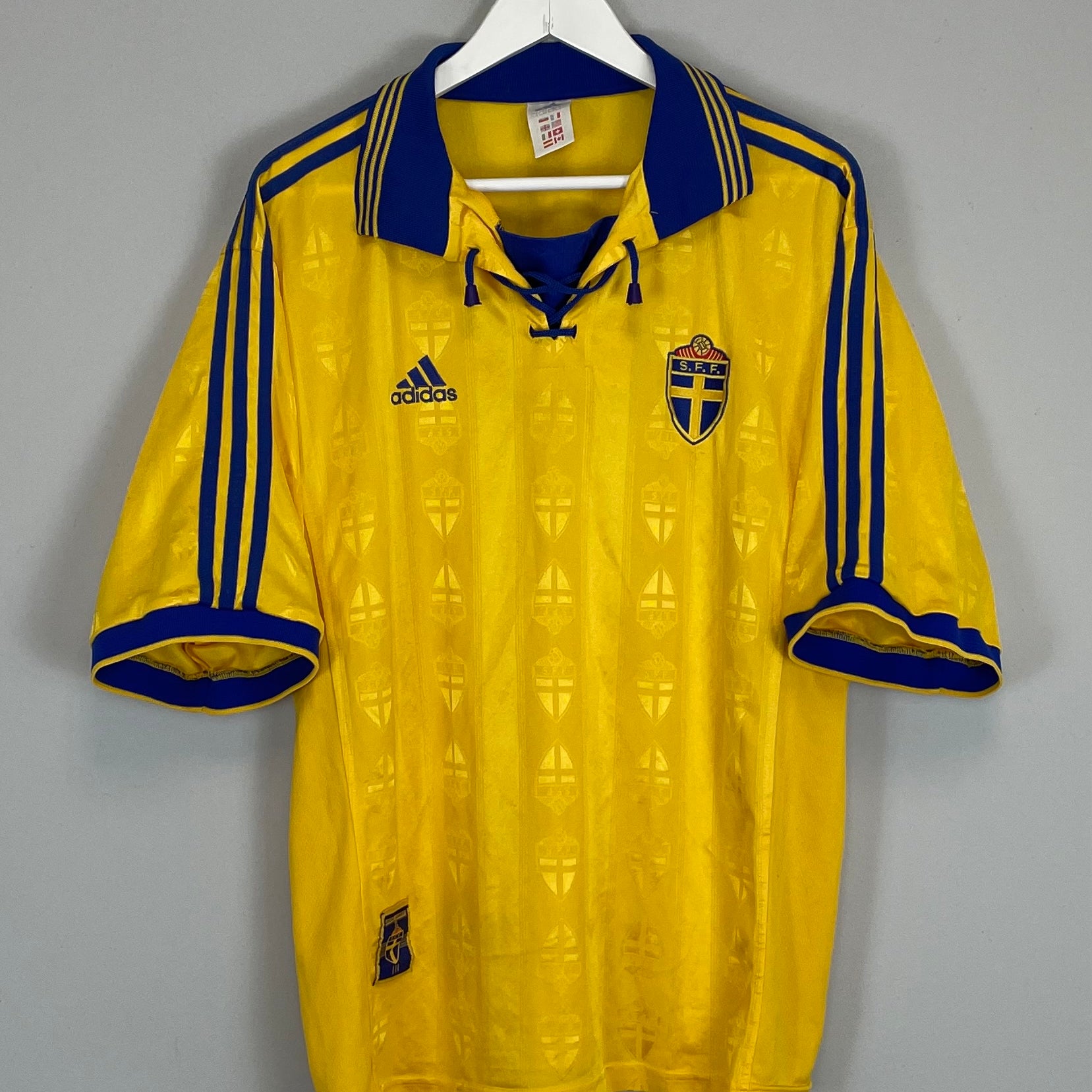Shop 1998/99 SWEDEN HOME SHIRT (XL) ADIDAS, classic football shirts, vintage football shirts & retro soccer jerseys at Cult Kits