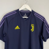 Shop 2018/19 JUVENTUS TRAINING SHIRT (M) ADIDAS, classic football shirts, vintage football shirts & retro soccer jerseys at Cult Kits
