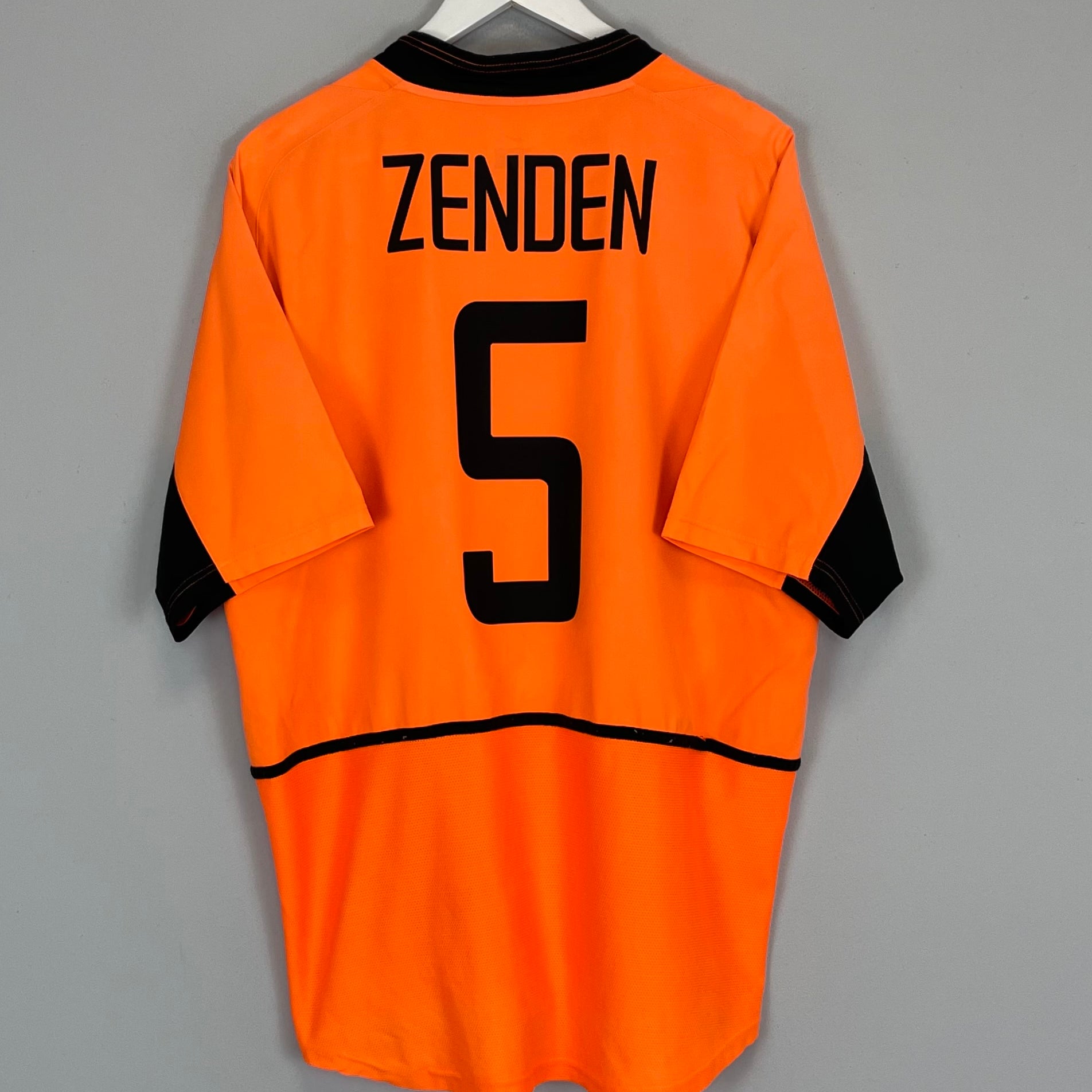 Shop 2002/04 NETHERLANDS ZENDEN #8 HOME SHIRT (L) NIKE, classic football shirts, vintage football shirts & retro soccer jerseys at Cult Kits