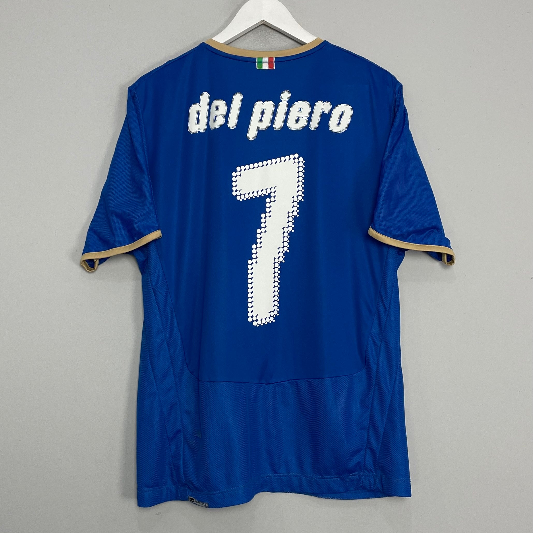 Shop 2007/08 ITALY DEL PIERO #7 HOME SHIRT (XL) PUMA, classic football shirts, vintage football shirts & retro soccer jerseys at Cult Kits