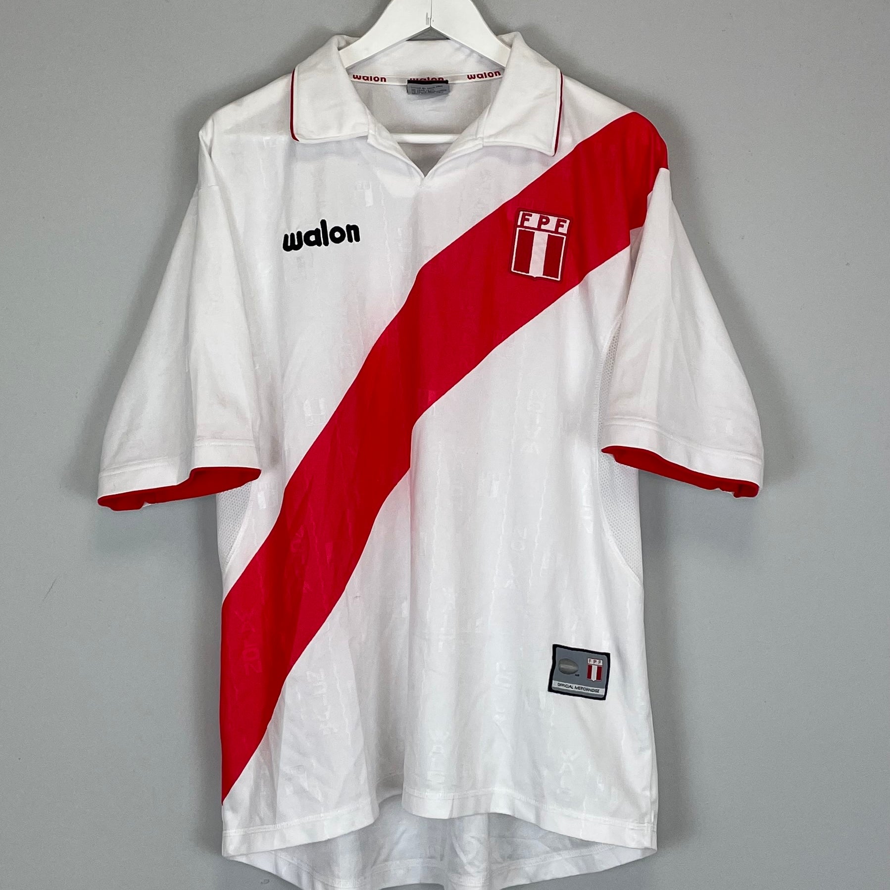 Shop 2002/03 PERU HOME SHIRT (XL) WALON, classic football shirts, vintage football shirts & retro soccer jerseys at Cult Kits
