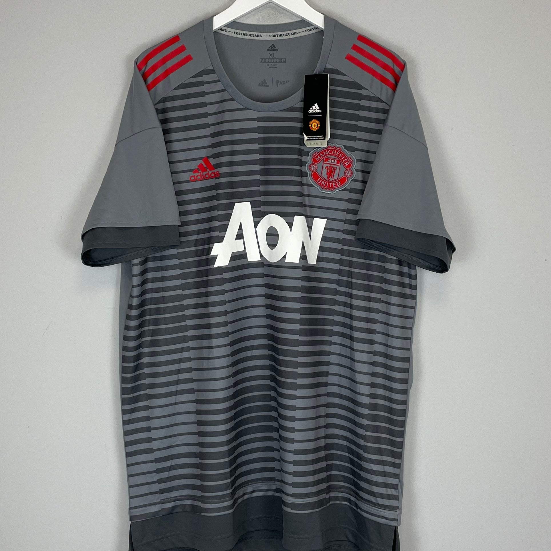 Shop 2017/18 MANCHESTER UNITED *BNWT* PRE MATCH SHIRT (XL) ADIDAS, classic football shirts, vintage football shirts & retro soccer jerseys at Cult Kits