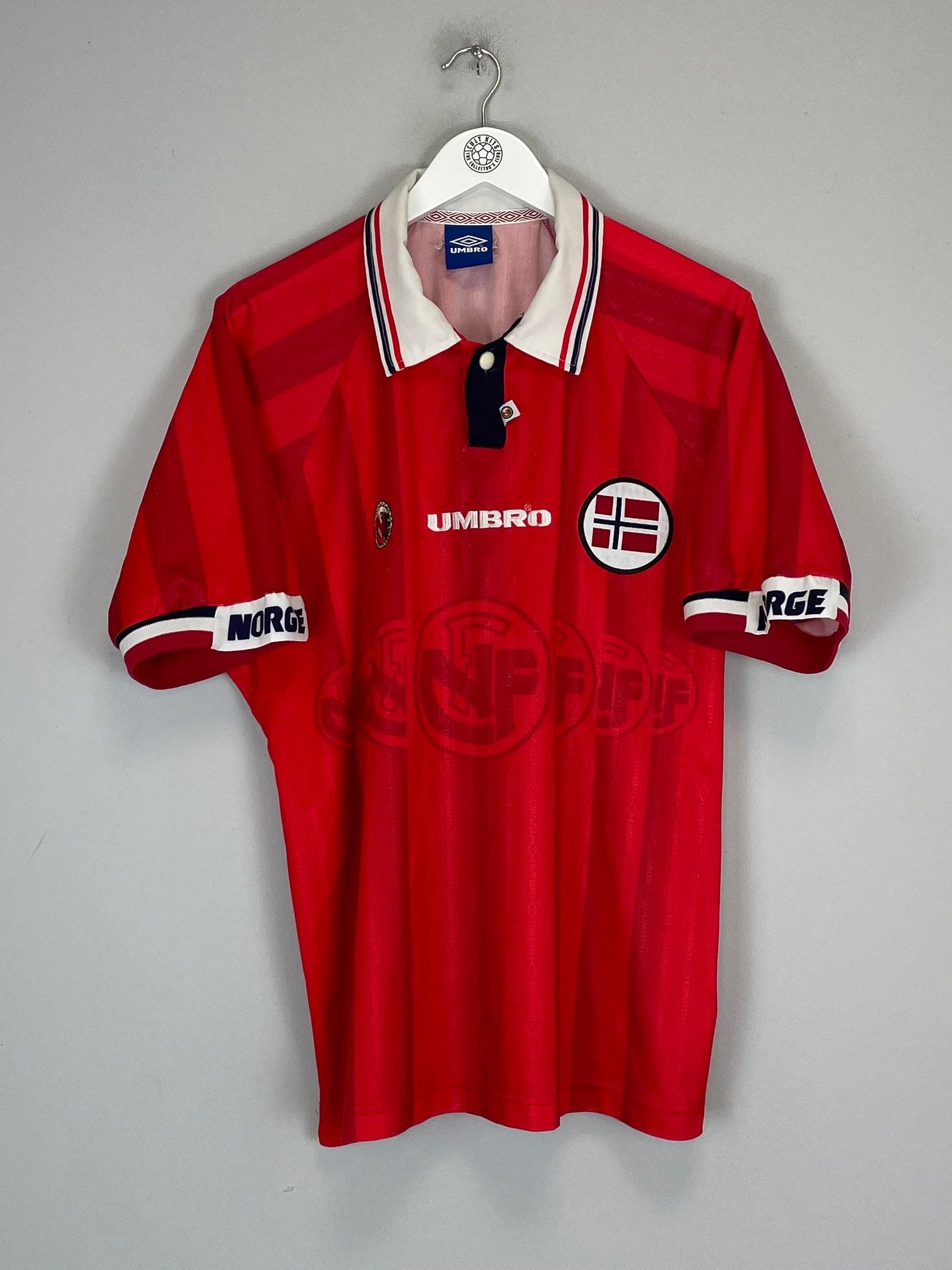 Shop 1998/00 NORWAY HOME SHIRT (L) UMBRO, classic football shirts, vintage football shirts & retro soccer jerseys at Cult Kits