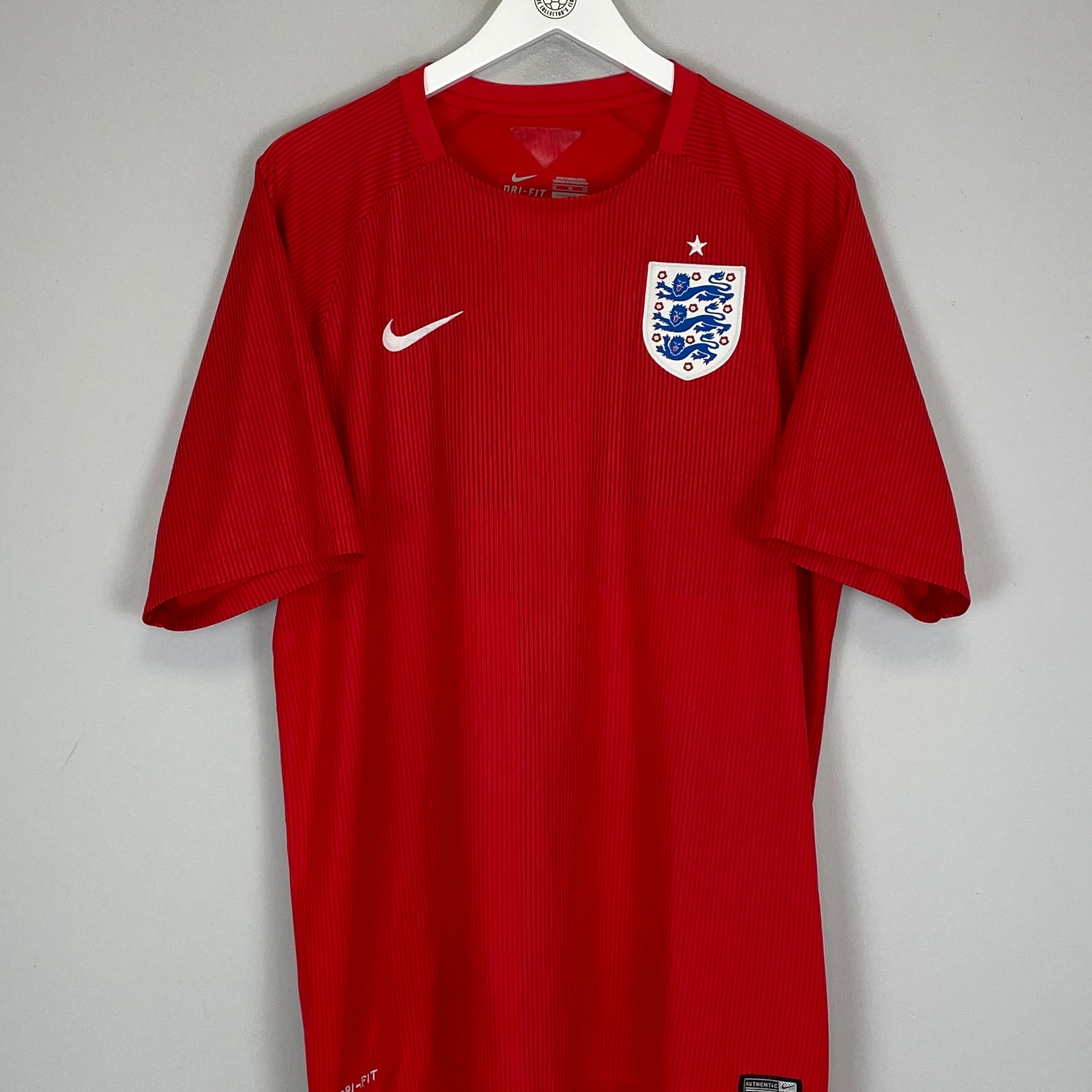 Shop 2014/15 ENGLAND AWAY SHIRT (XL) NIKE, classic football shirts, vintage football shirts & retro soccer jerseys at Cult Kits