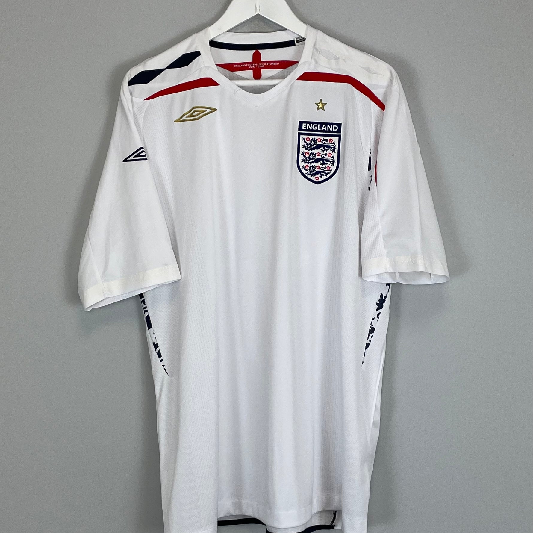 Shop 2007/09 ENGLAND HOME SHIRT (XL) UMBRO, classic football shirts, vintage football shirts & retro soccer jerseys at Cult Kits