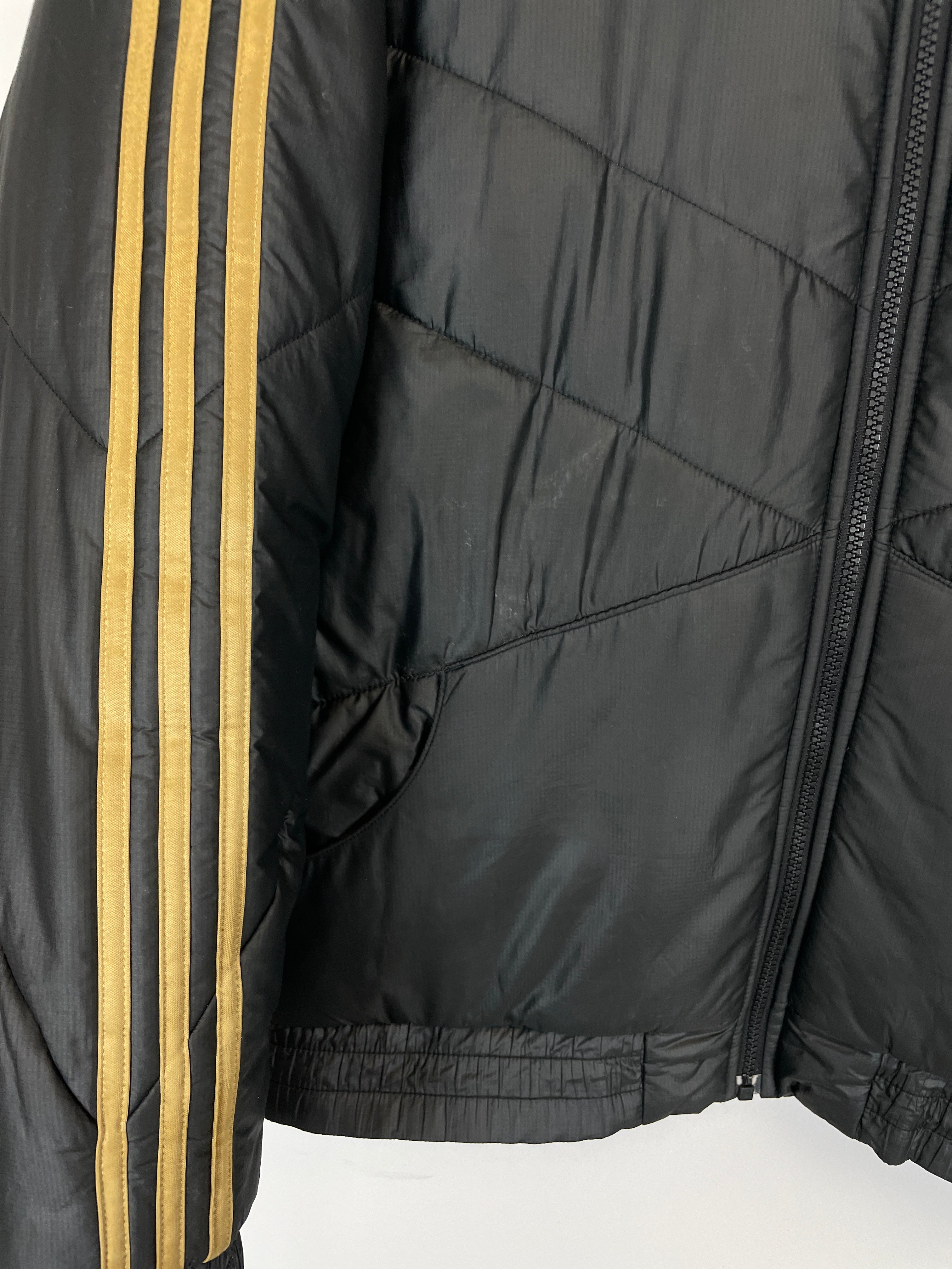 Shop 2019/20 REAL MADRID PADDED JACKET (M) ADIDAS, classic football shirts, vintage football shirts & retro soccer jerseys at Cult Kits