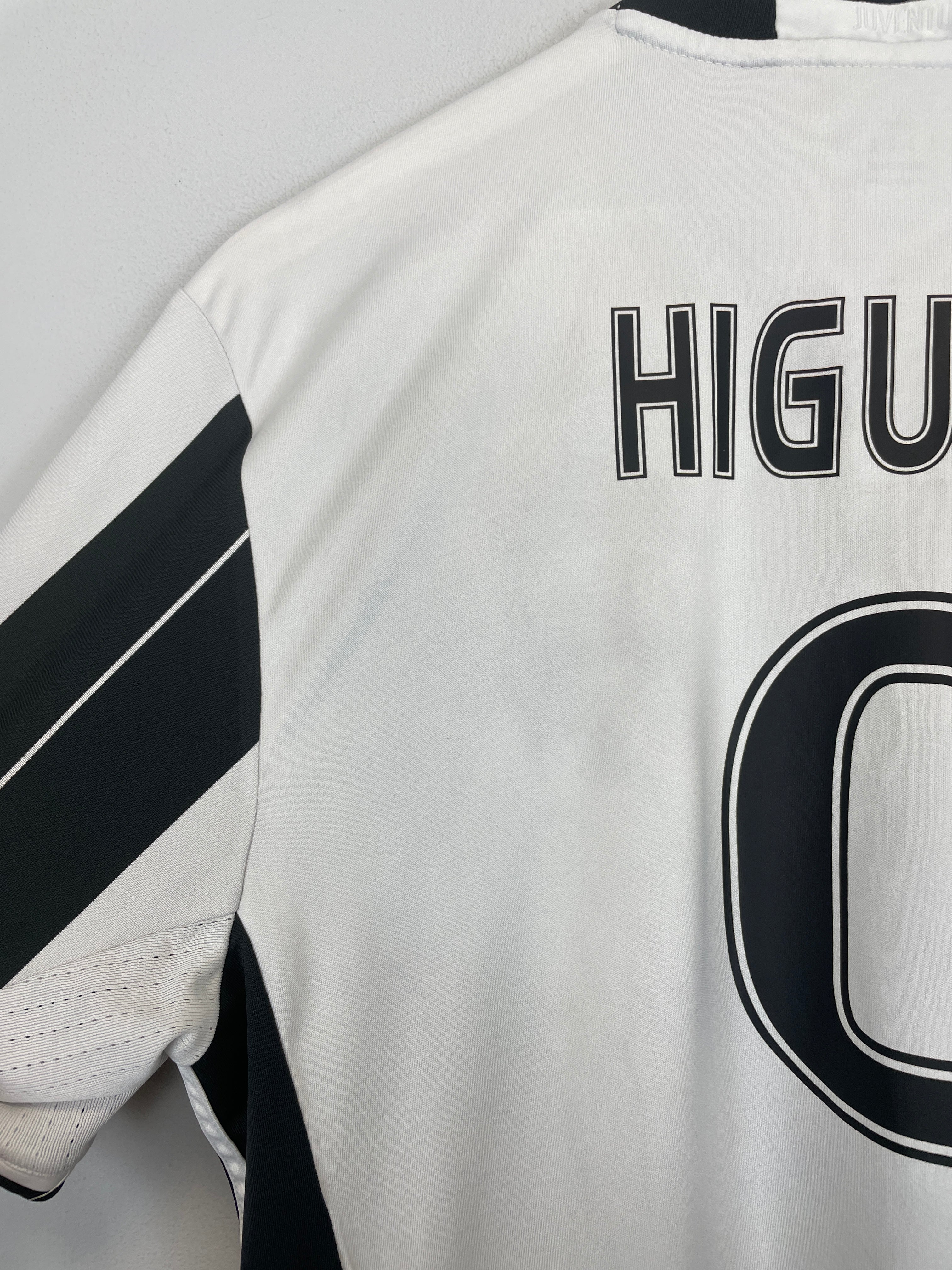 Shop 2016/17 JUVENTUS HIGUAIN #9 HOME SHIRT (M) ADIDAS, classic football shirts, vintage football shirts & retro soccer jerseys at Cult Kits
