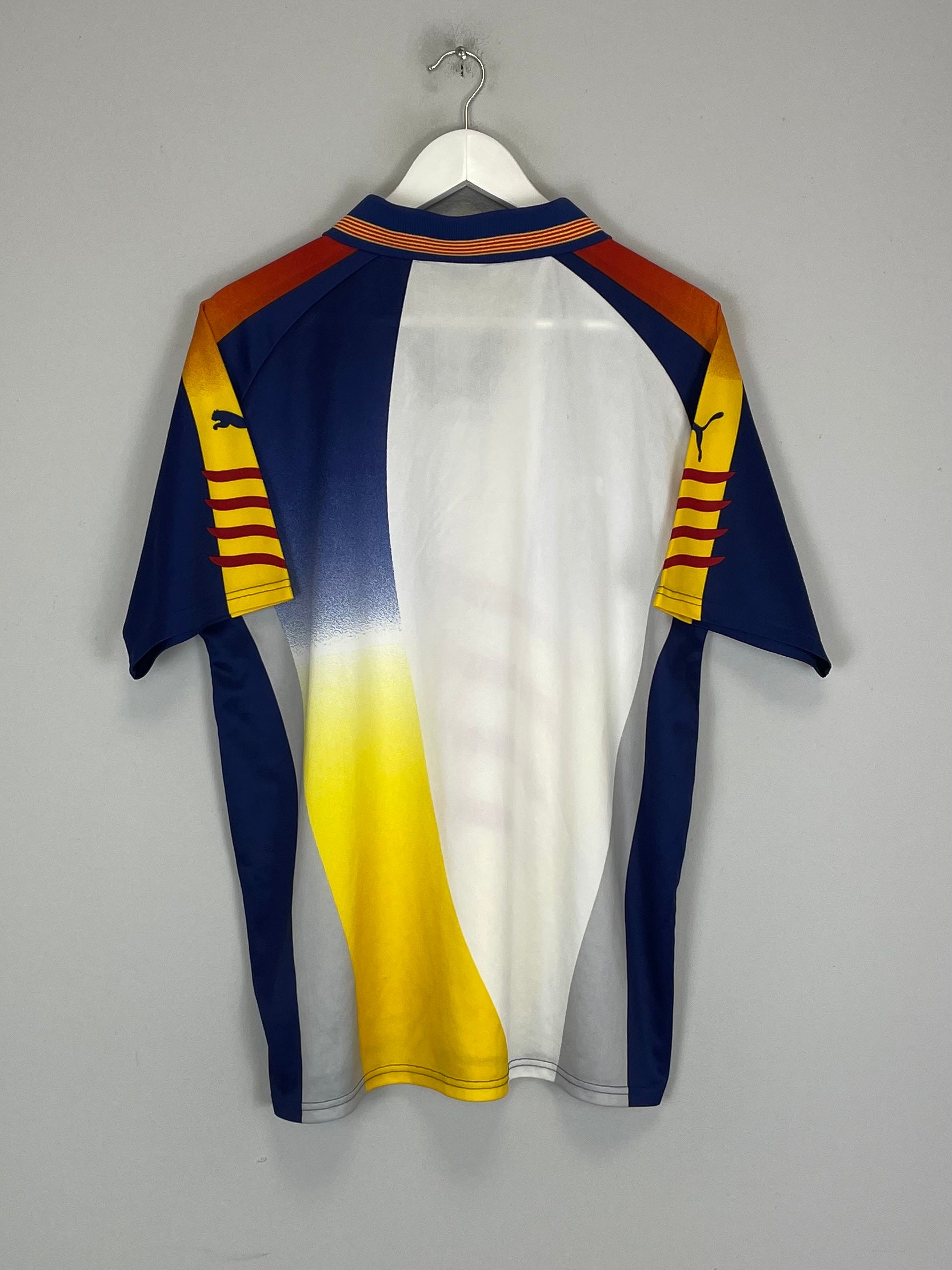 Shop 2002 CATALUNYA HOME SHIRT (M) PUMA, classic football shirts, vintage football shirts & retro soccer jerseys at Cult Kits