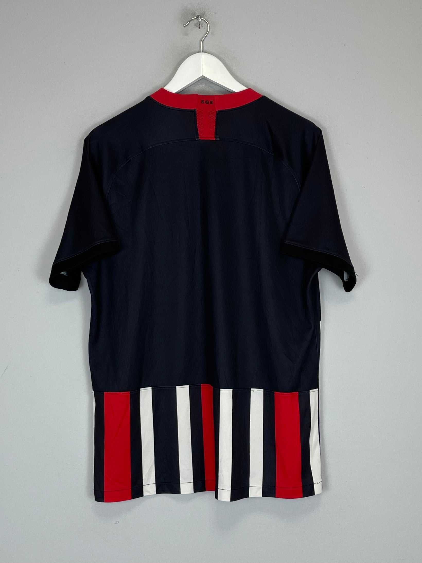 Shop 2019/20 EINTRACHT FRANKFURT HOME SHIRT (L) NIKE, classic football shirts, vintage football shirts & retro soccer jerseys at Cult Kits