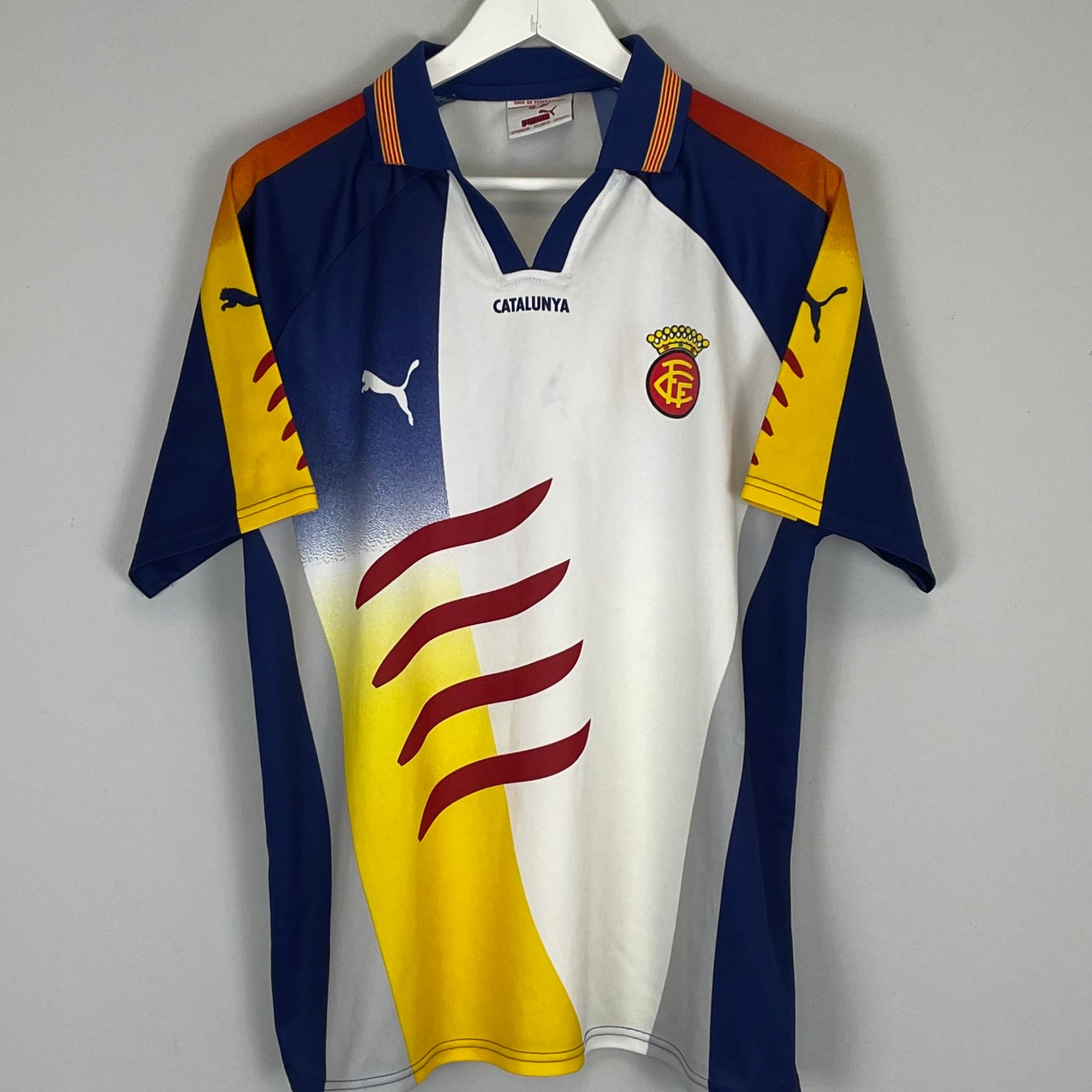 Shop 2002 CATALUNYA HOME SHIRT (M) PUMA, classic football shirts, vintage football shirts & retro soccer jerseys at Cult Kits