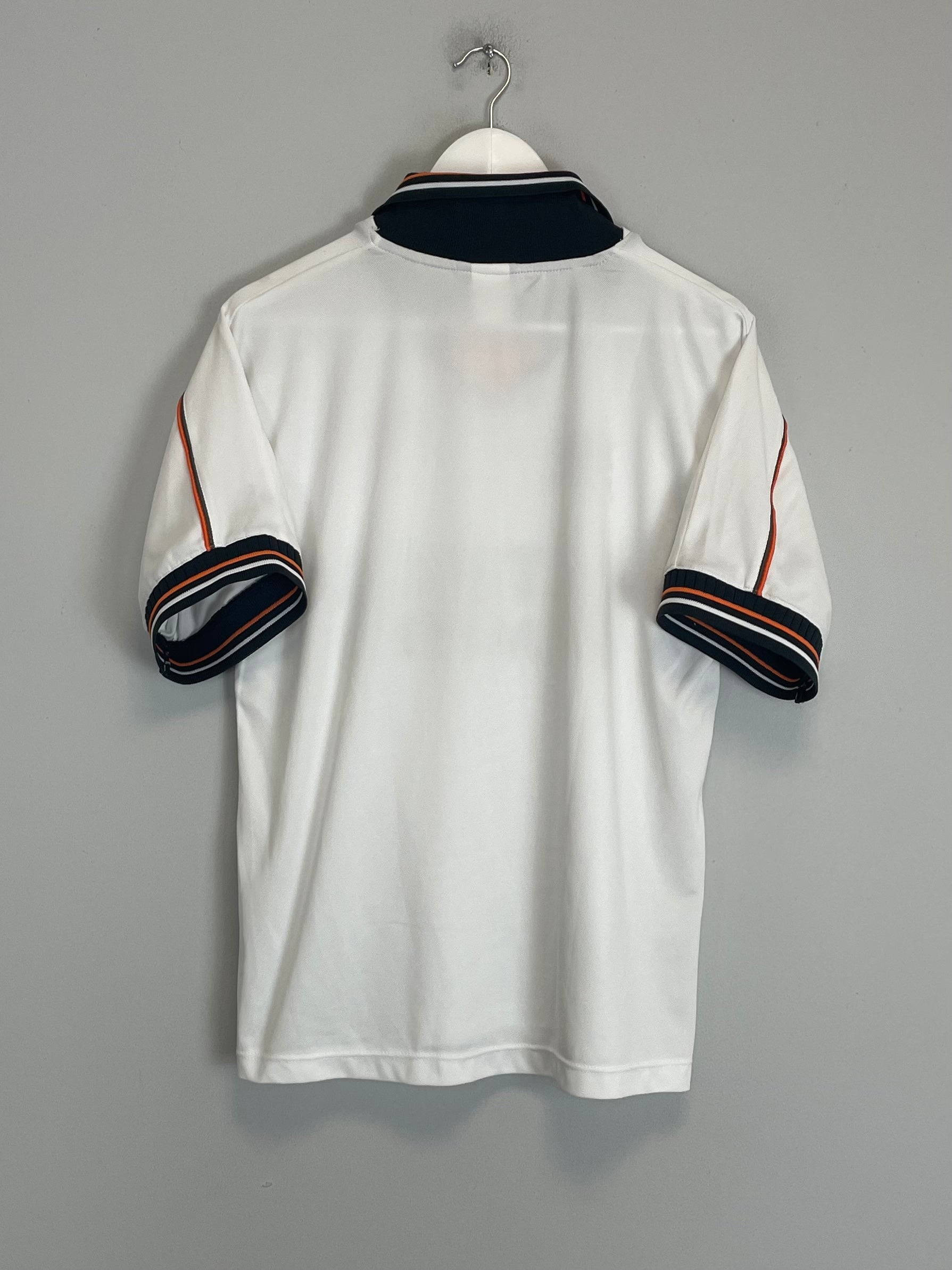 Shop 1999/00 VALENCIA HOME SHIRT (S) LUANVI, classic football shirts, vintage football shirts & retro soccer jerseys at Cult Kits