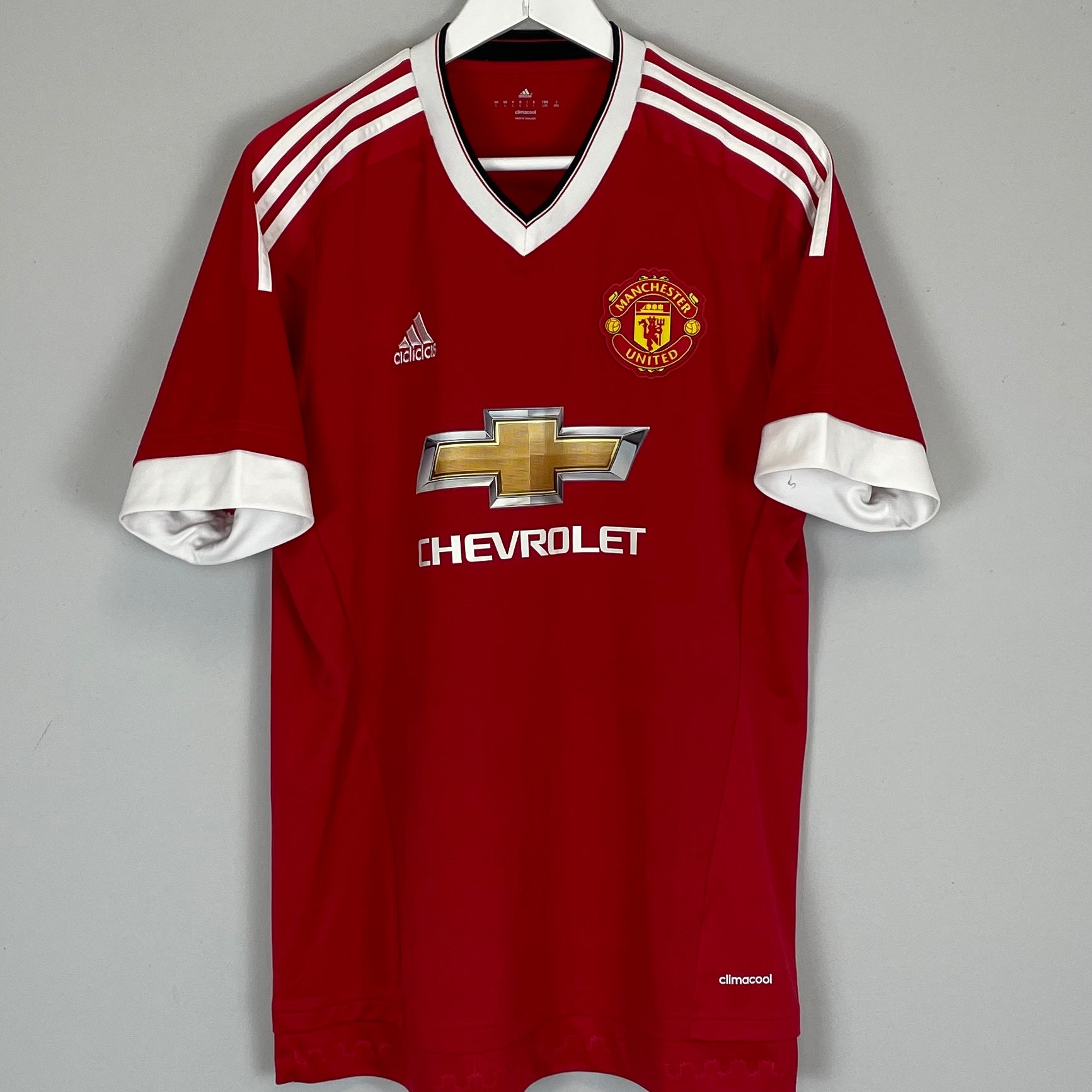 Shop 2015/16 MANCHESTER UNITED HOME SHIRT (L) ADIDAS, classic football shirts, vintage football shirts & retro soccer jerseys at Cult Kits