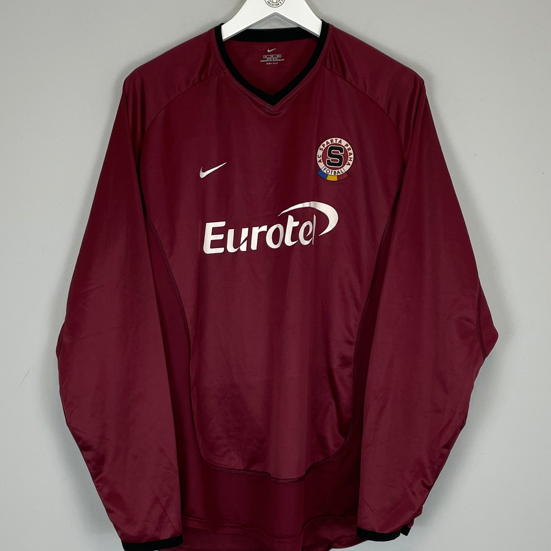 Shop 2002/03 SPARTA PRAGUE L/S HOME SHIRT (XL) NIKE, classic football shirts, vintage football shirts & retro soccer jerseys at Cult Kits