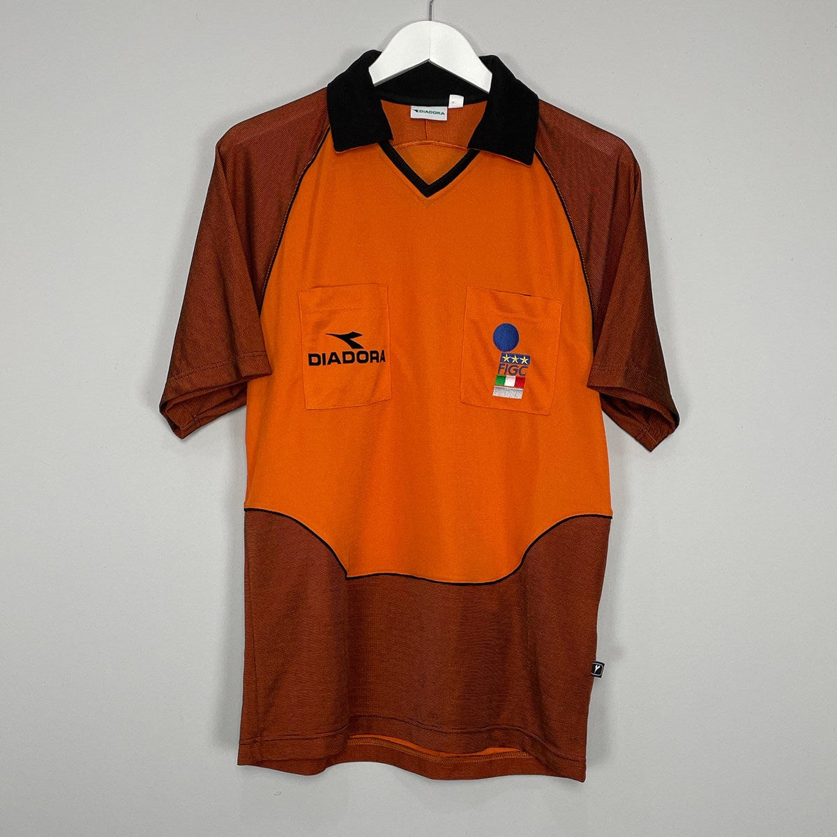 Shop 2002/03 ITALY FIGC REFEREE SHIRT (M) DIADORA, classic football shirts, vintage football shirts & retro soccer jerseys at Cult Kits