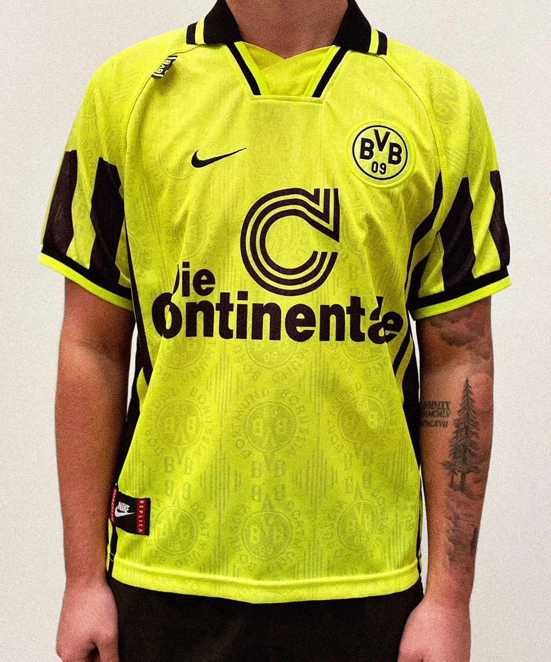 cult kits | just dropped , Dortmund , Nike  , home football shirt , Bundes Liga , rare football shirt , soccer jersey , retro , classic football shirts.