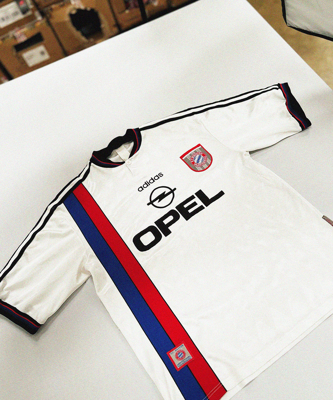 just-dropped-18-09-25-bayern-munich-adidas-away-shirt-cult-kits-retro-vintage-classic-football-shirts