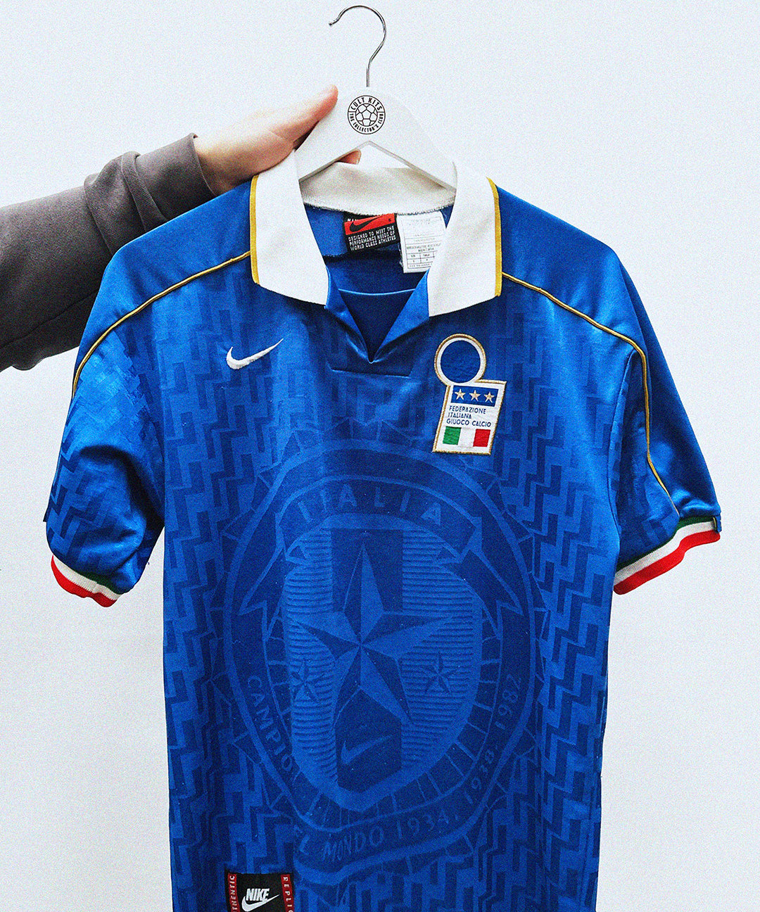 cult kits | just dropped , Italy , nike , home shirt, Euros , rare football shirt , soccer jersey , retro , classic football shirts.