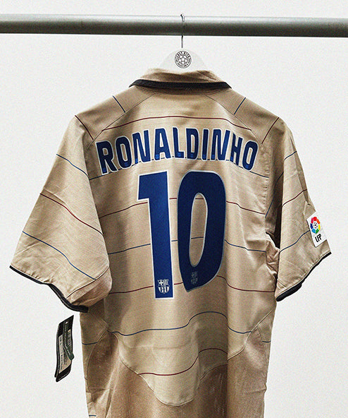 cult kits | just dropped , Barcelona , Ronaldinho , Nike , away football shirt , champions league , rare football shirt , soccer jersey , retro , classic football shirts.