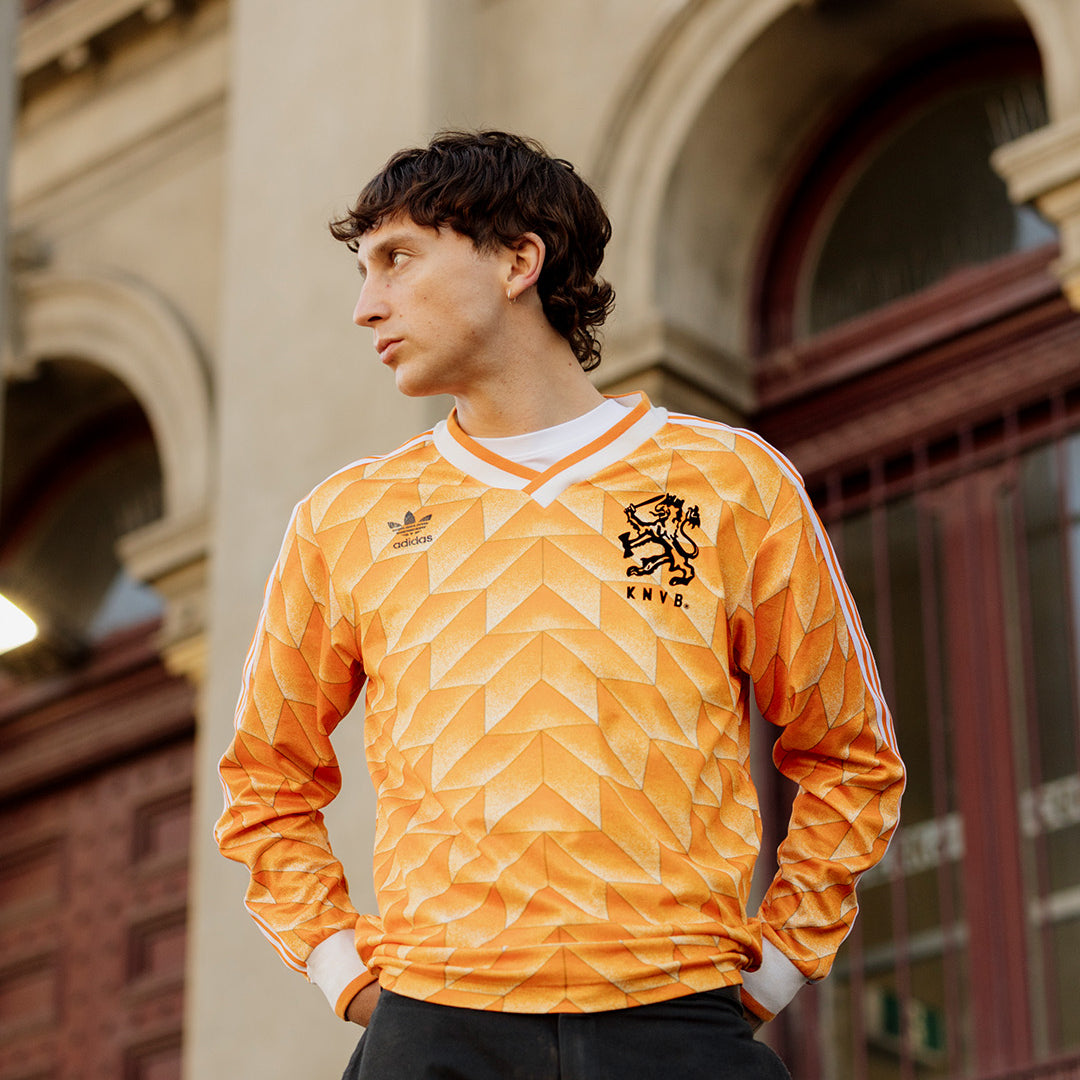 cult kits | rare football shirts collection , classic , vintage , retro , soccer jersey , classic football shirts