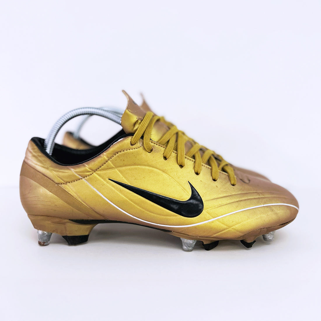 cult kits | the cult archive , cristiano ronaldo , match worn boots , classic football shirts , vintage football shirt , match prepared , match worn , soccer jersey , football boots , soccer cleats , nike , mercurial , gold mercurial