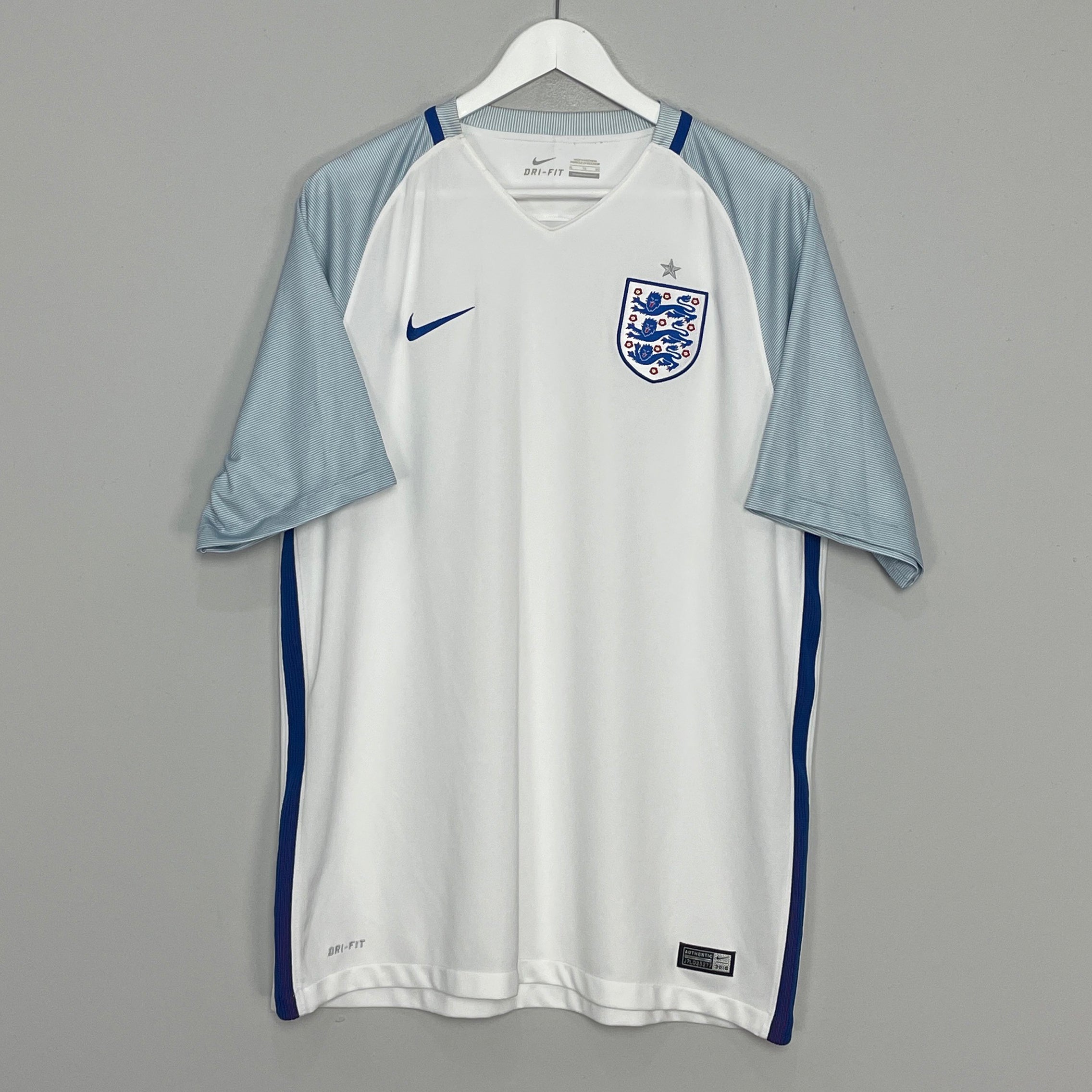 Shop 2016/17 ENGLAND HOME SHIRT (XL) NIKE, classic football shirts, vintage football shirts & retro soccer jerseys at Cult Kits