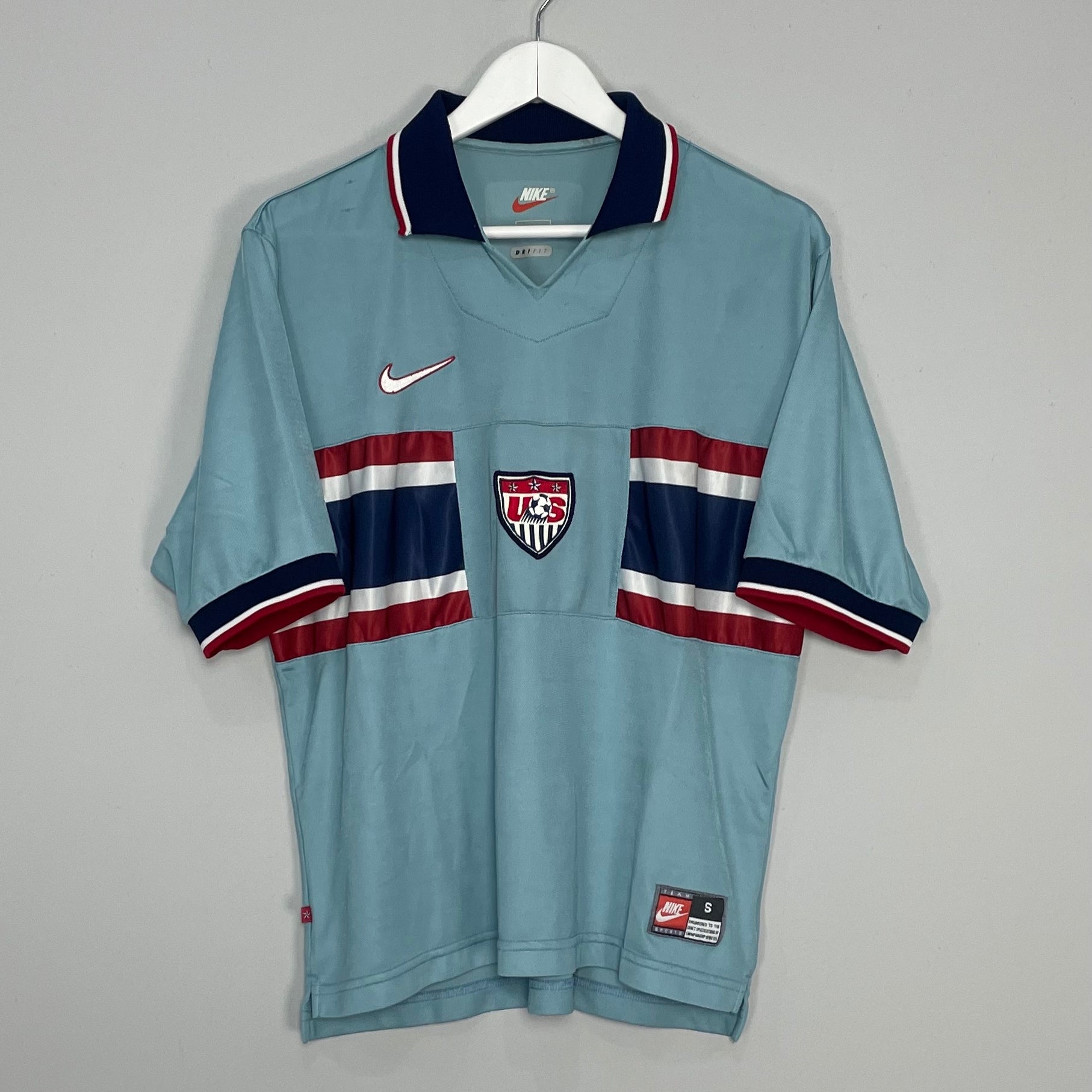Shop 1995/97 USA AWAY SHIRT (S) NIKE, classic football shirts, vintage football shirts & retro soccer jerseys at Cult Kits