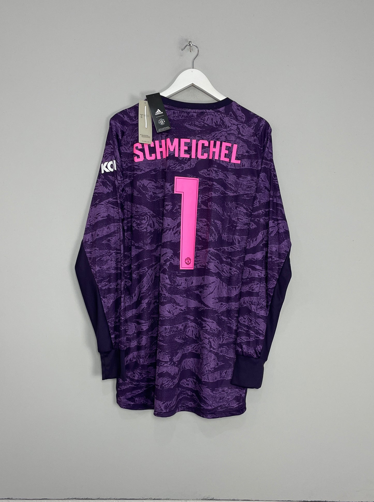 Image of the Manchester United Schmeichel shirt from the 2019/20 season