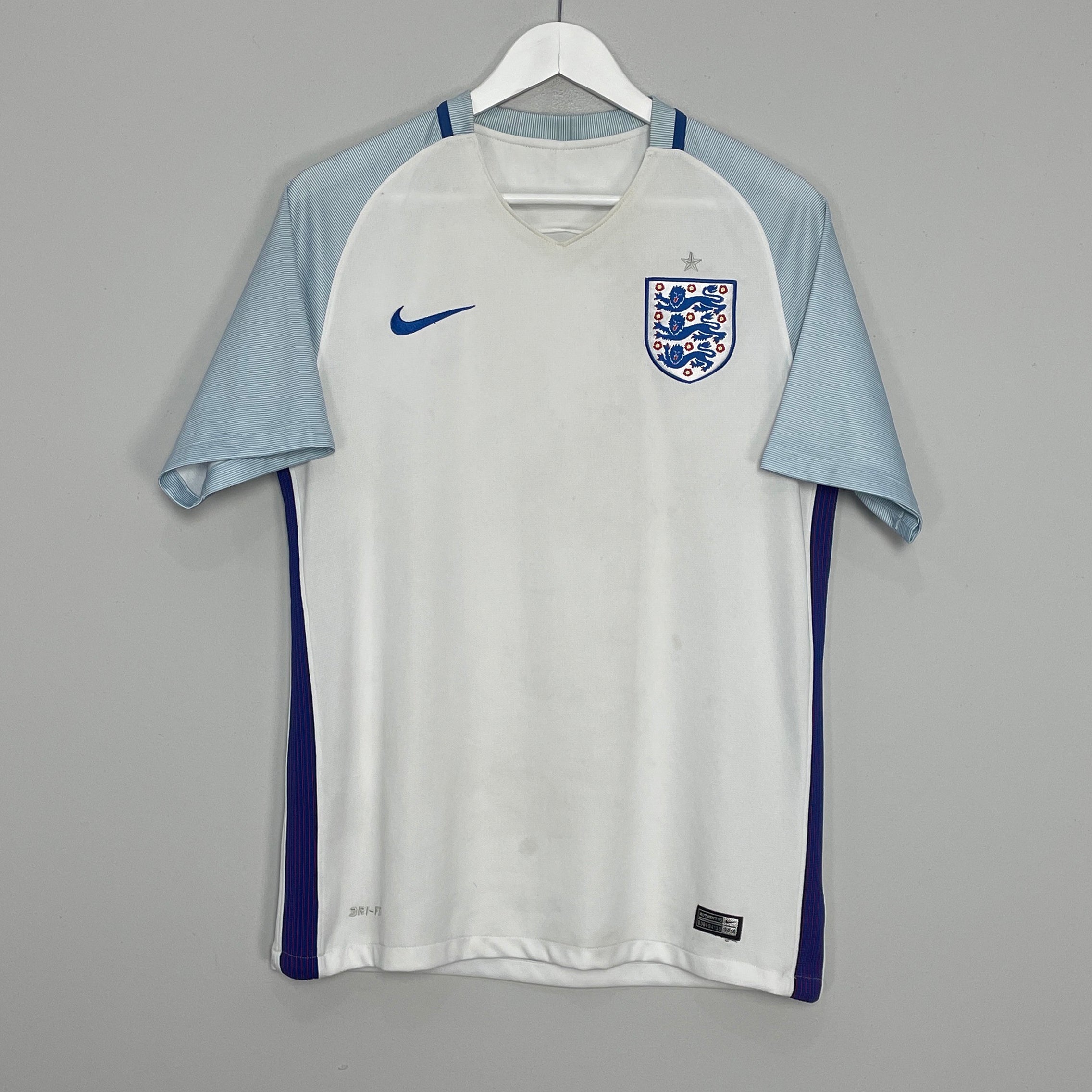 Shop 2016/18 ENGLAND HOME SHIRT (M) NIKE, classic football shirts, vintage football shirts & retro soccer jerseys at Cult Kits
