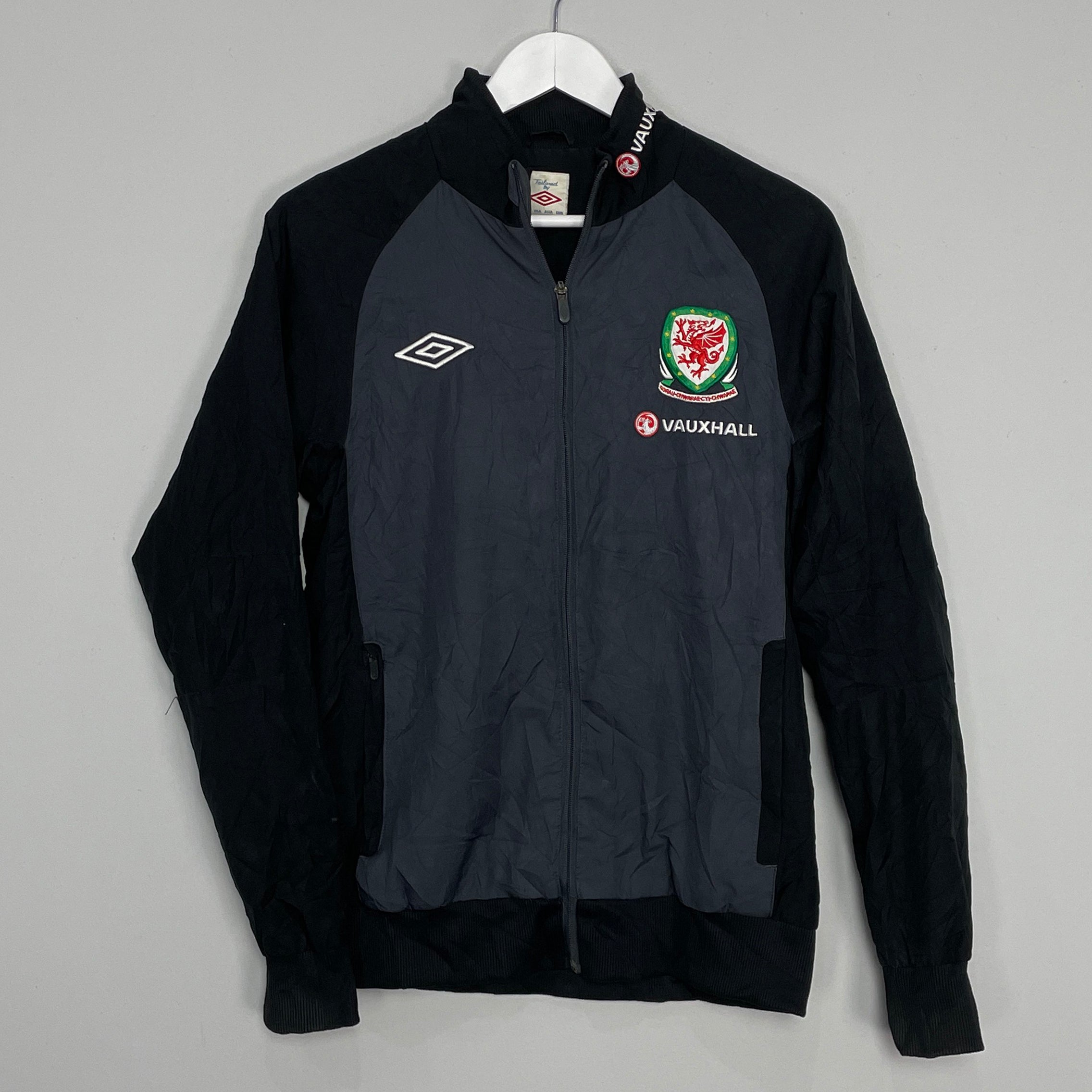 Shop 2010/11 WALES JACKET (S) UMBRO, classic football shirts, vintage football shirts & retro soccer jerseys at Cult Kits