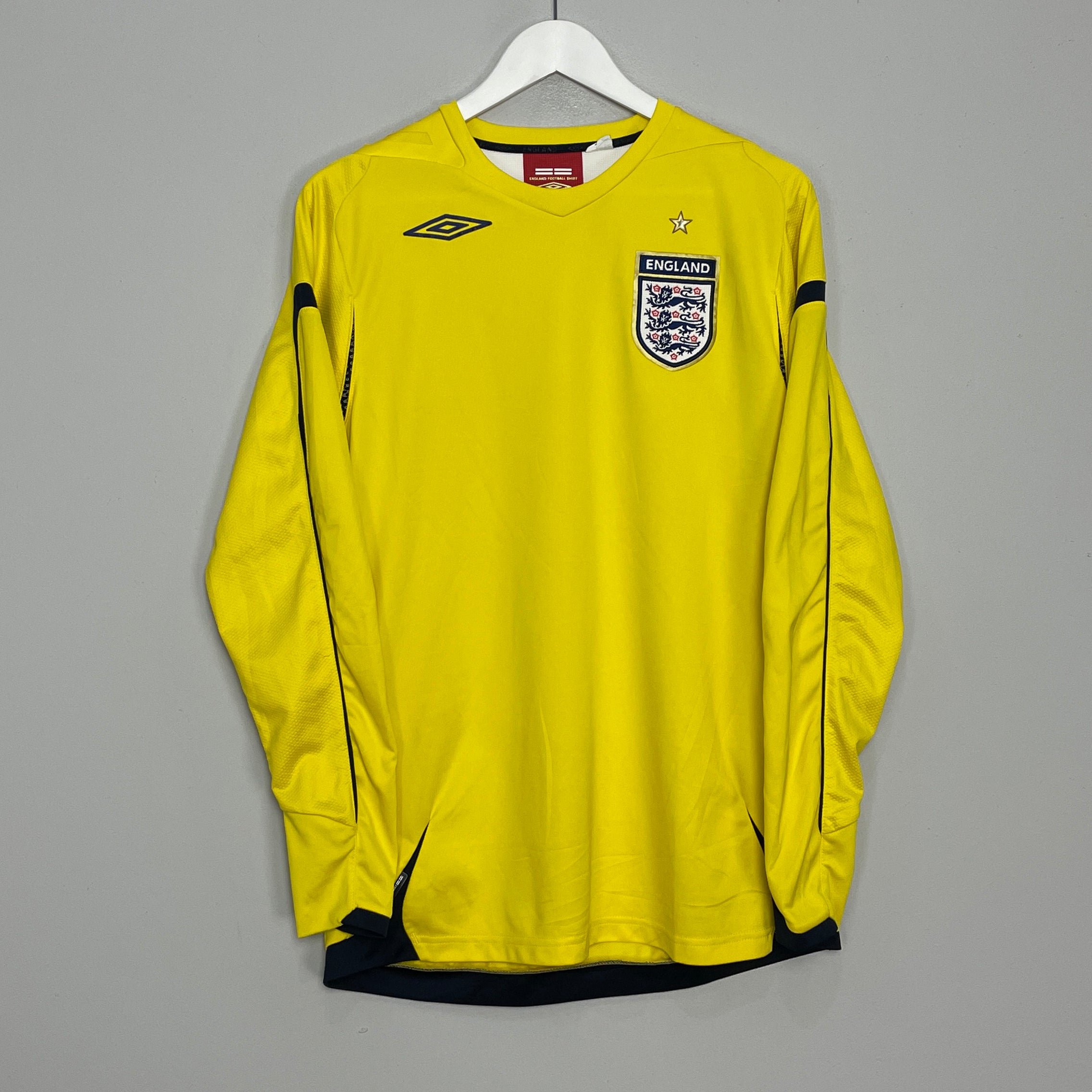 Shop 2006/07 ENGLAND GK SHIRT (M) UMBRO, classic football shirts, vintage football shirts & retro soccer jerseys at Cult Kits