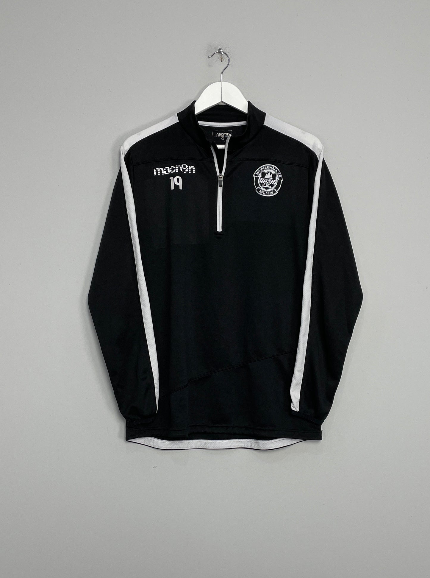 Image of the Motherwell 1/4 zip from the 2017/18 season