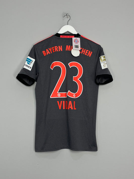 Image of the Bayern Munich Vidal shirt from the 2016/17 season